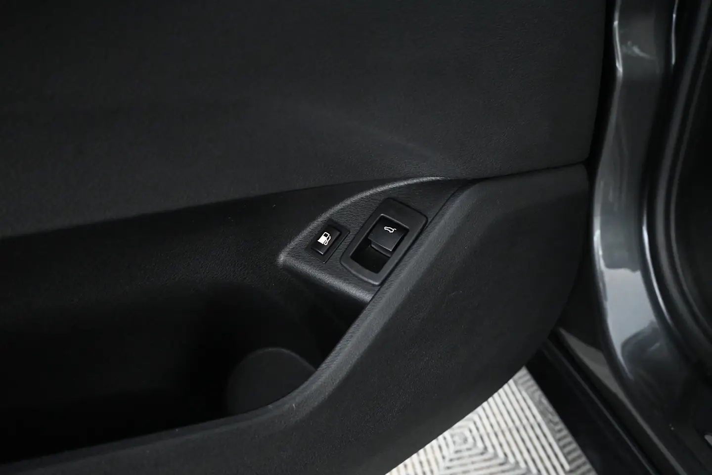 Car Image - 6vDZybSWBXJy0tQLudKRb0