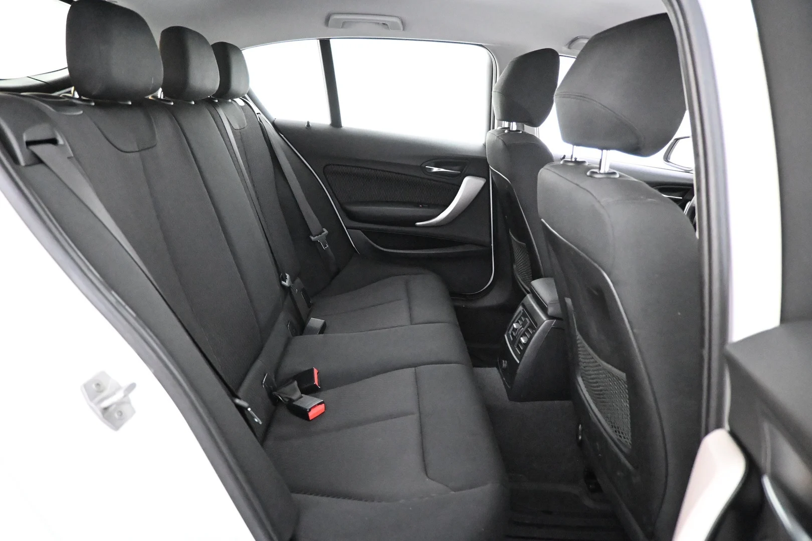 Car Image - 2LK41sgXLMw2DPKSnxMww3