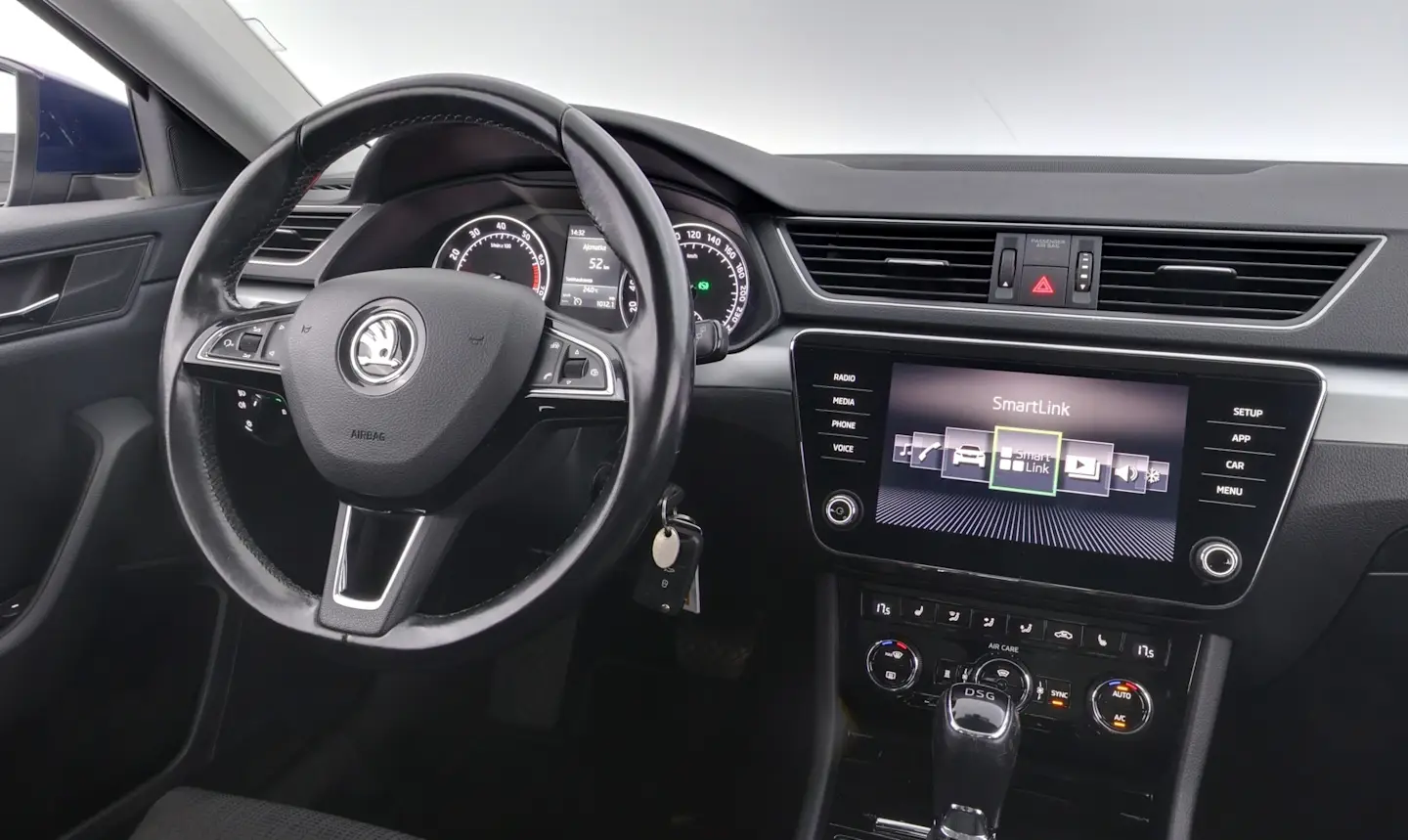 Car Image - 3pMDtqbL1vTjAJqYE414xb