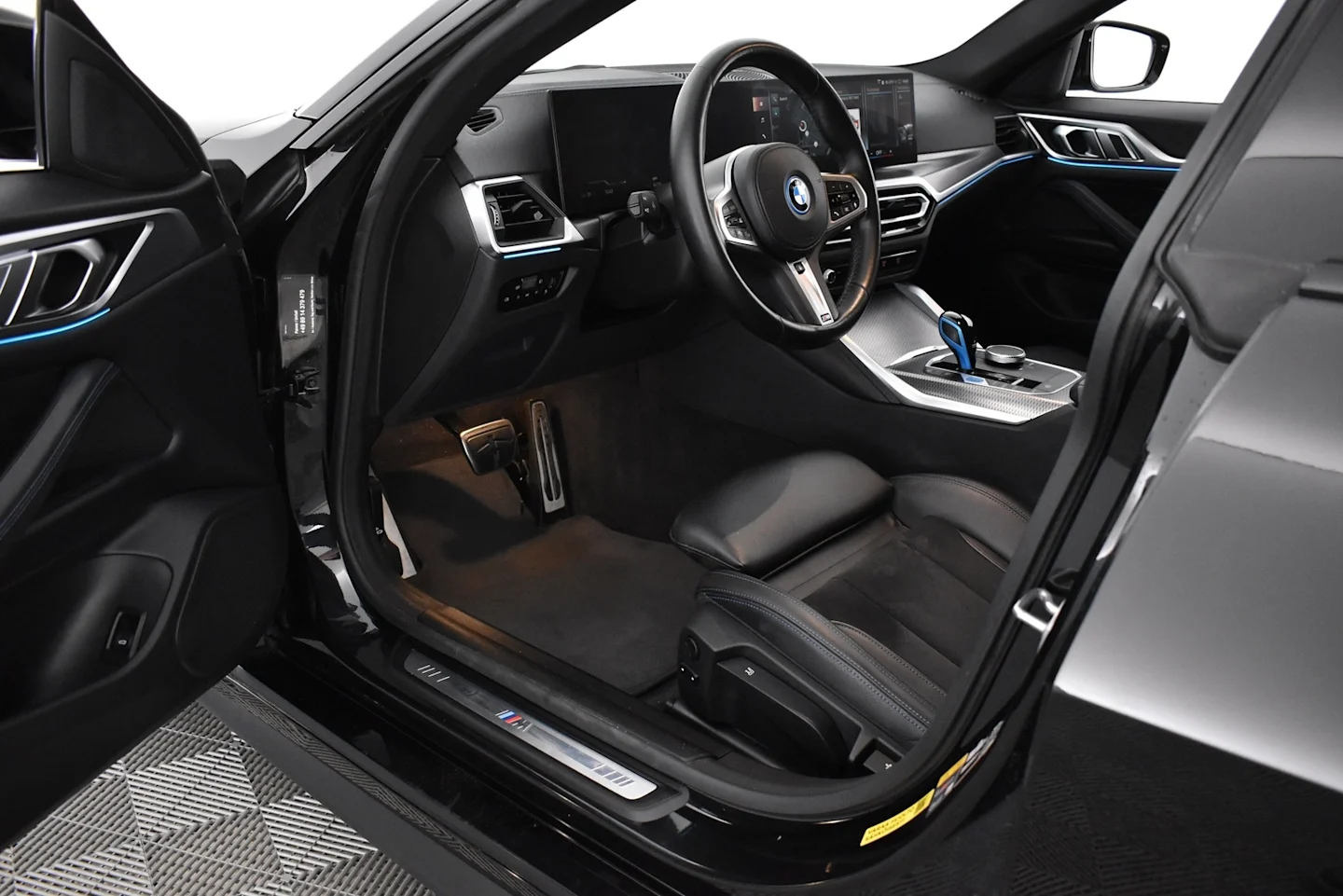 Car Image - Yb0MM4w2iCKx0HppUfW64