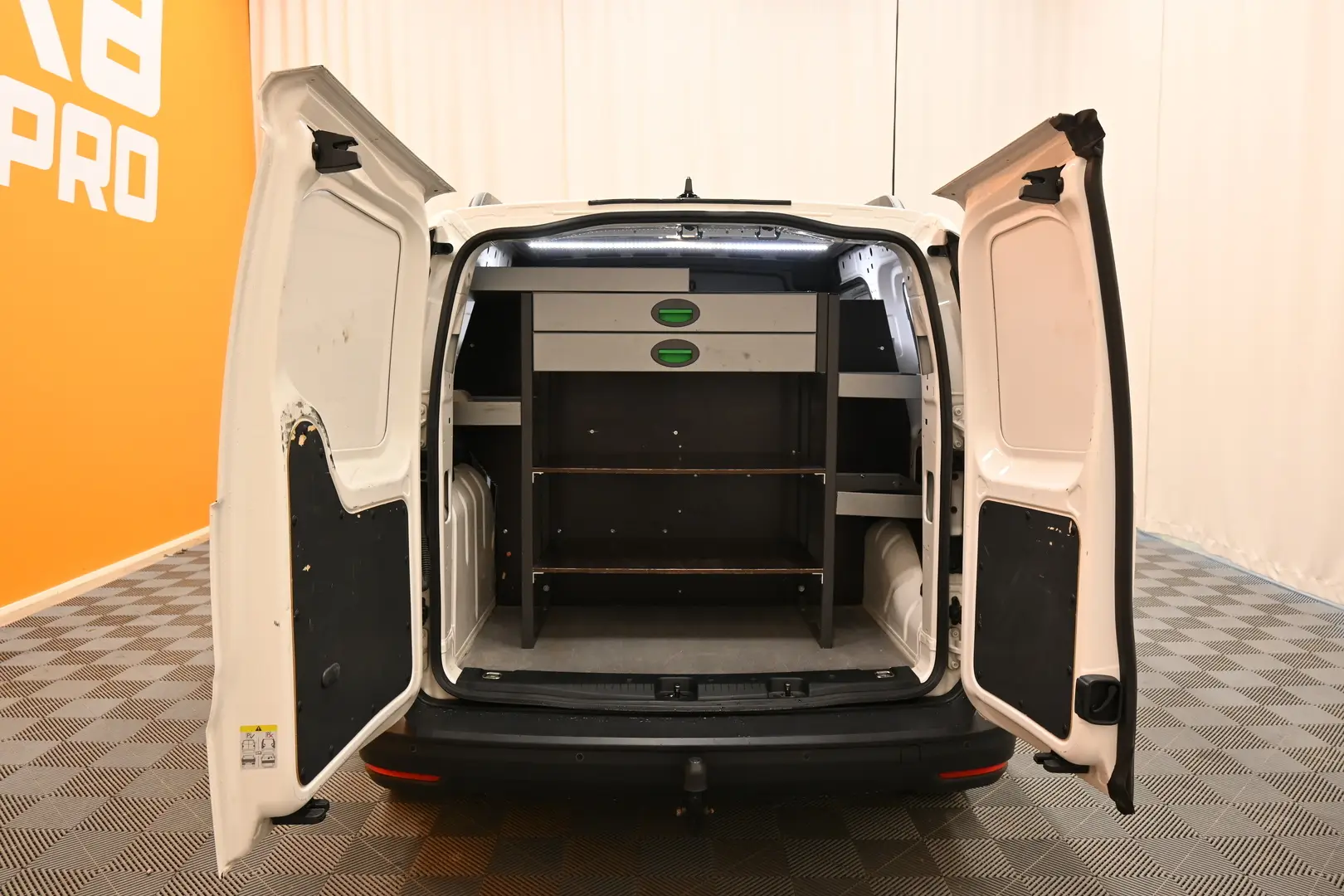 Car Image - 4bge9r5Kj4zUXN42pVDnAE