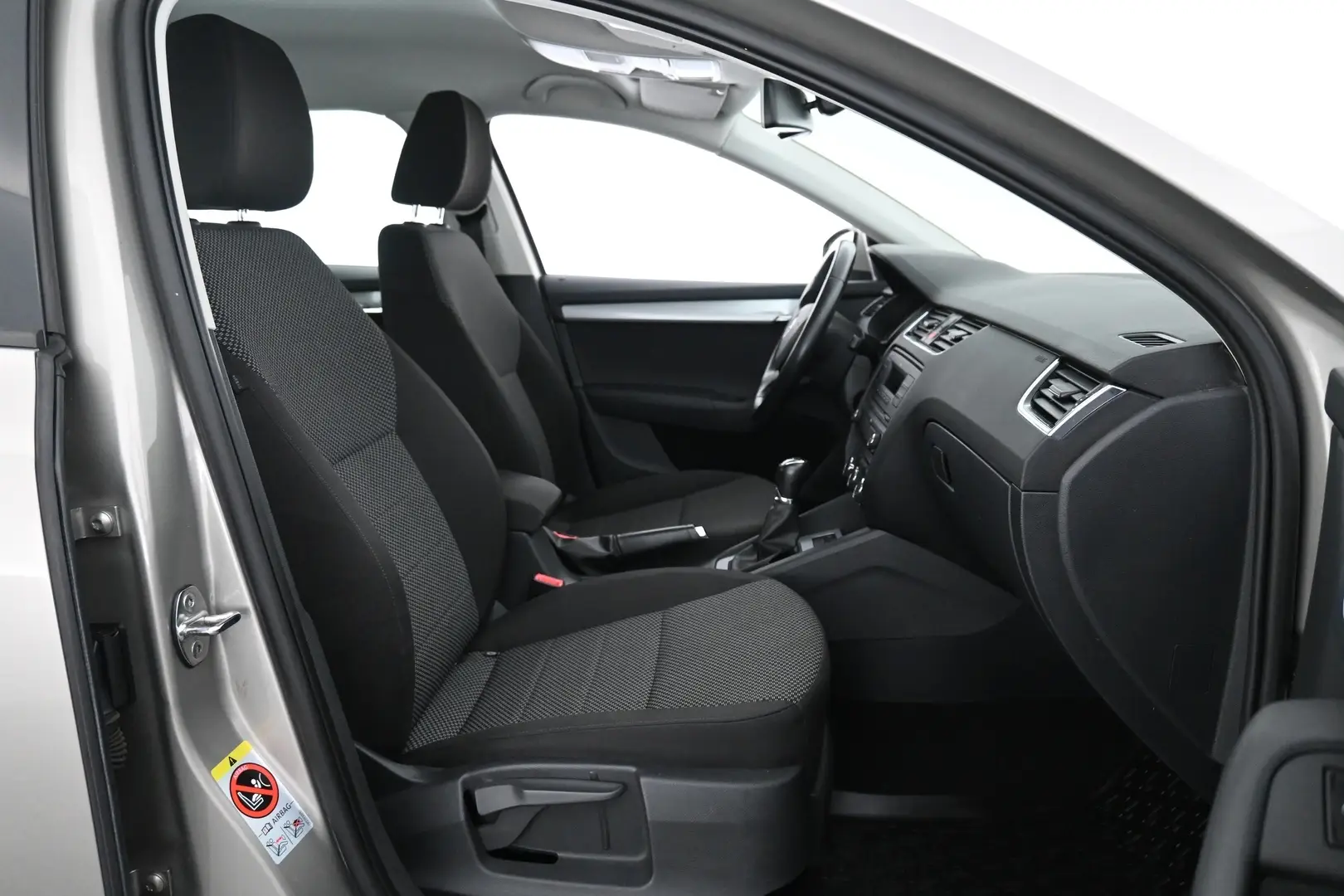Car Image - 6yMxWjX03Laa2pMuPRhQwv