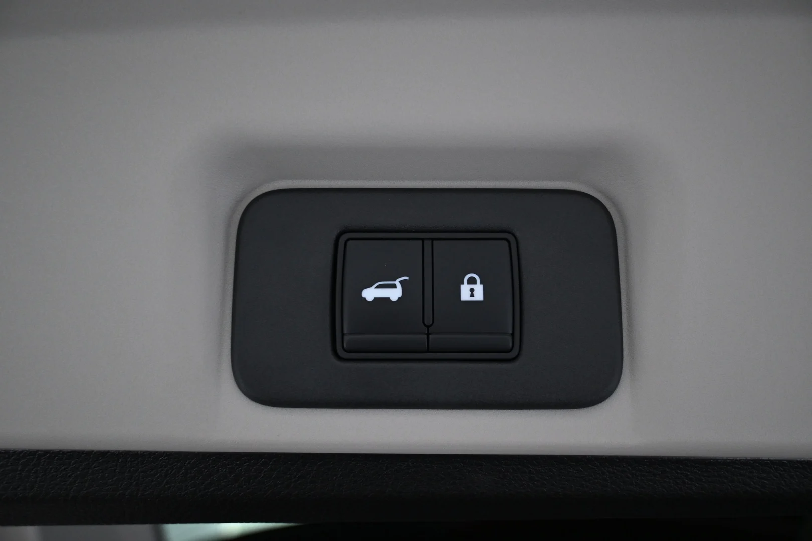 Car Image - 22JeBtsnUKRxF4LF5M73Lr