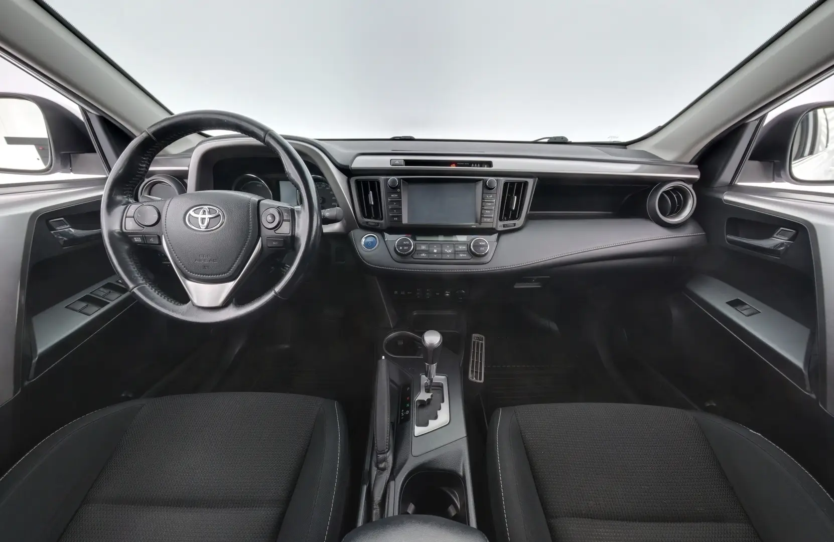 Car Image - 3R9uQyrhiu89yYY1yDeiW4