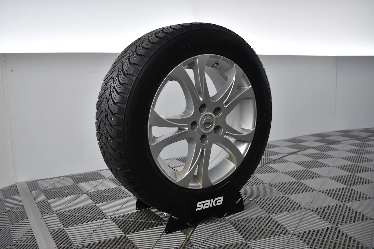 Car Image - 7kt8EwZzxngowPzx80dK7M