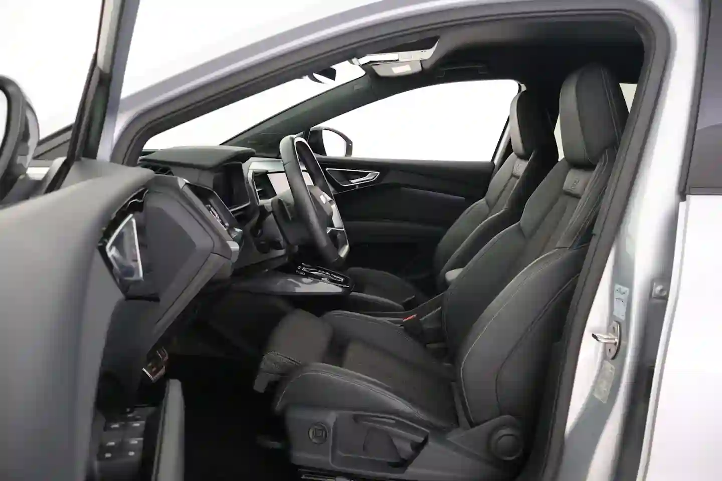 Car Image - 6cuuNZ3IuuTVaohAt8hWCa