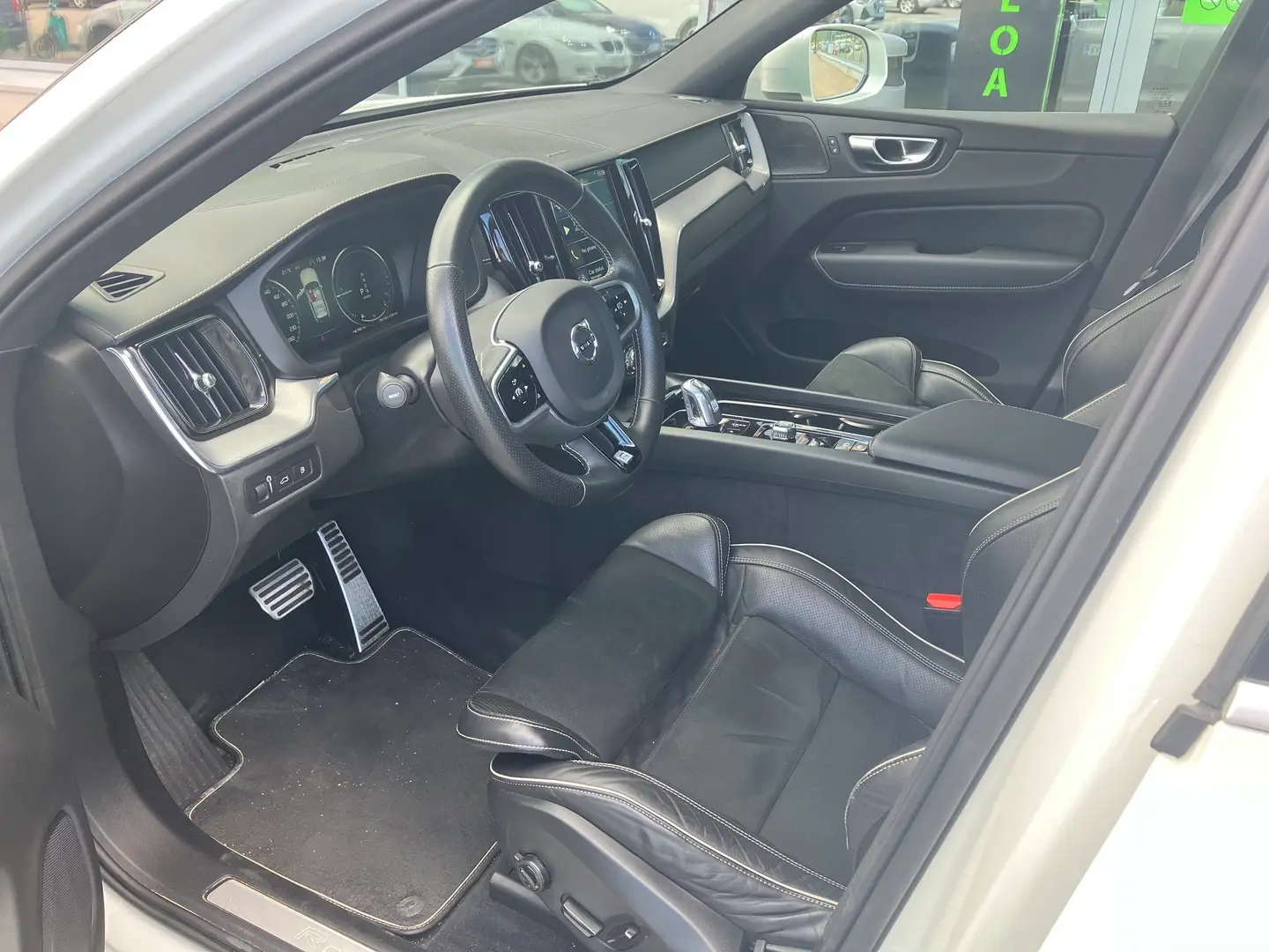 Car Image - 7FLGHfL5KuT5KIyzwWPlTt