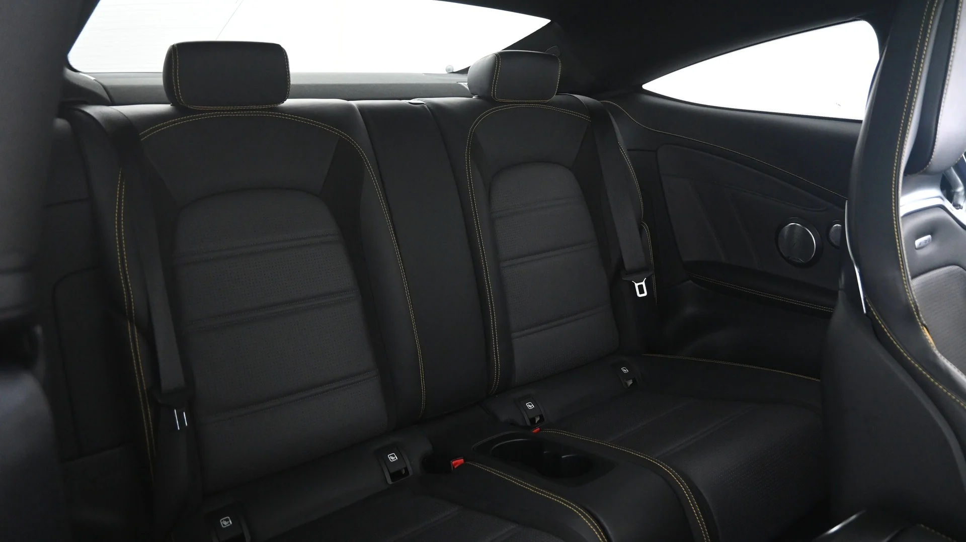 Car Image - 6BZtr9C6JV5sTt1Fz9olVW