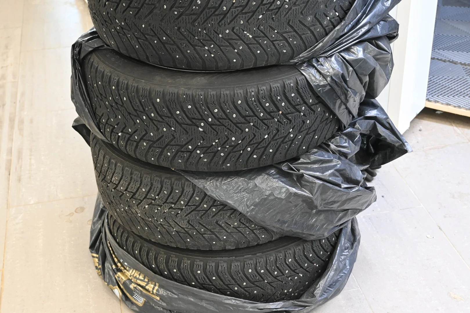 Car Image - 3nvs5tVAdvJrONIVIP0JfA