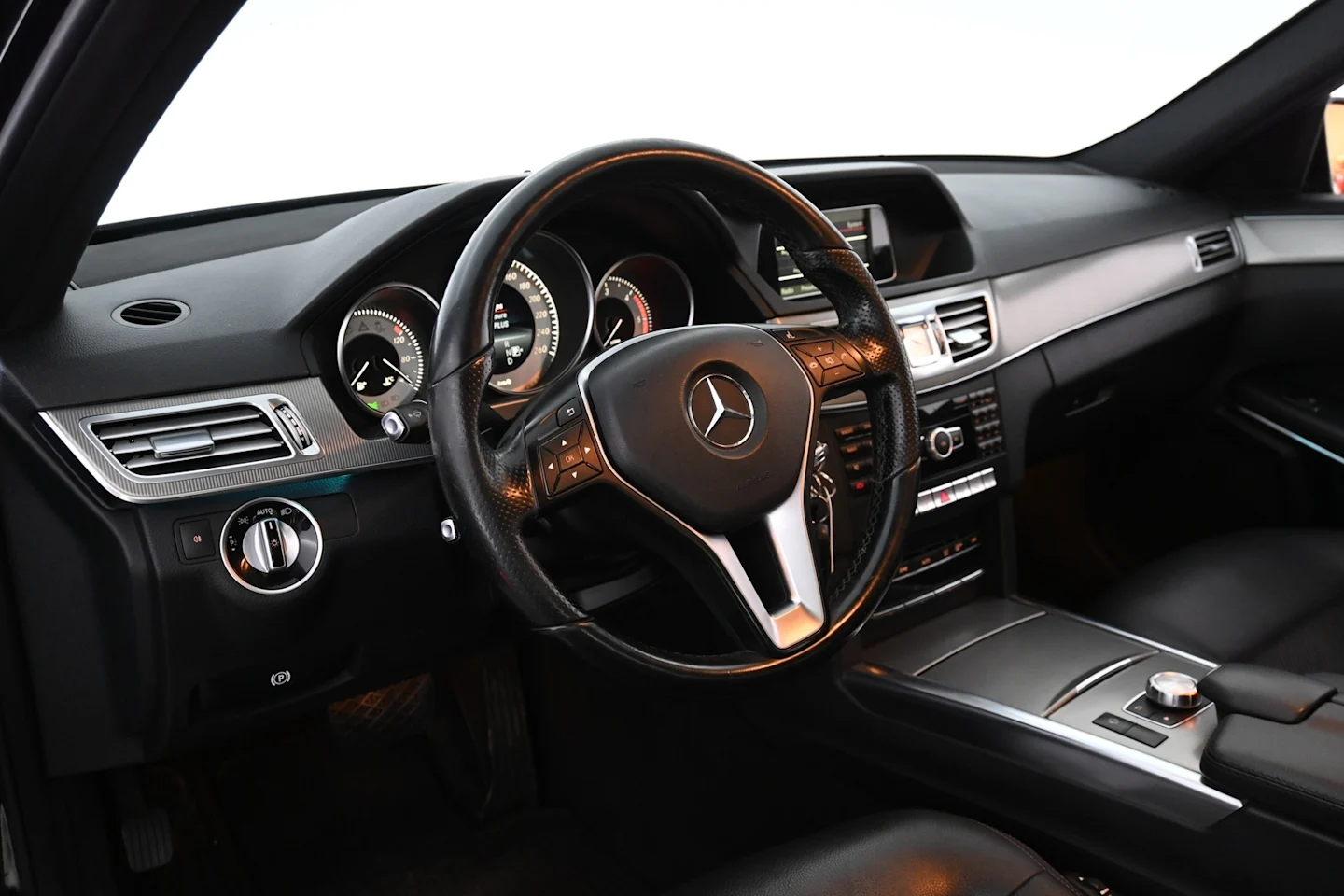 Car Image - 7EVBmiAbRKmq3o8mhpK9hx