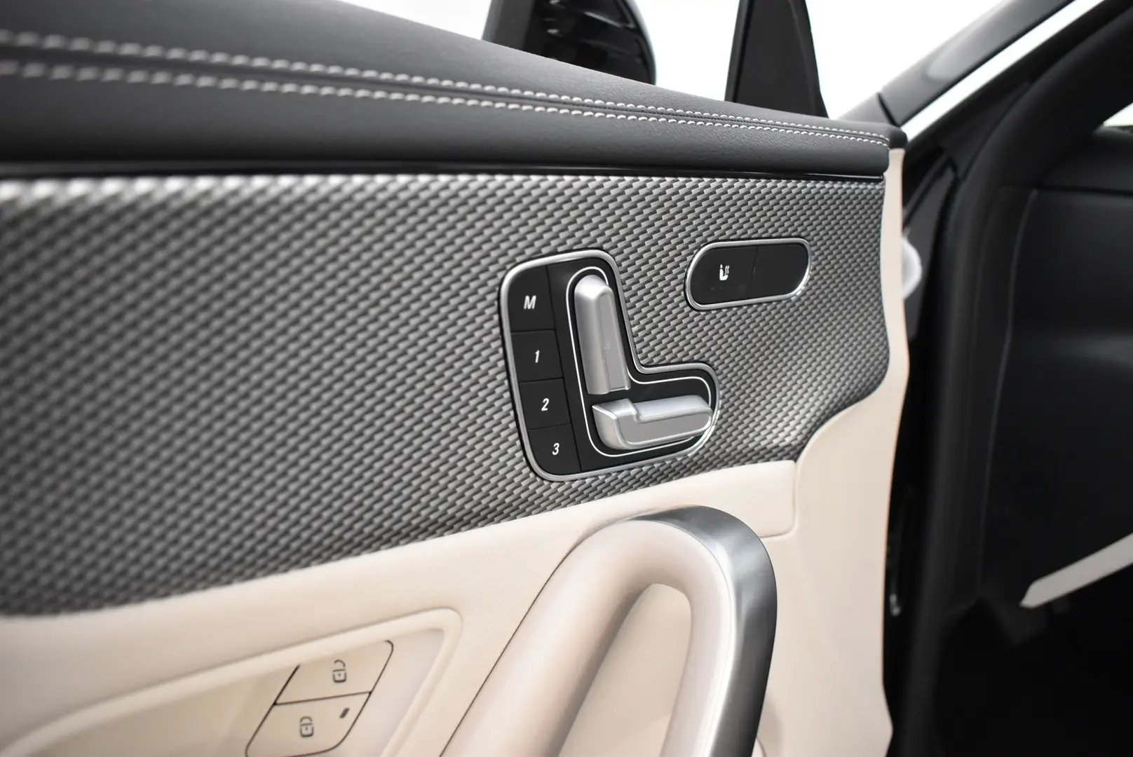 Car Image - KgfFSlIOkkcNvhXb7OA6c