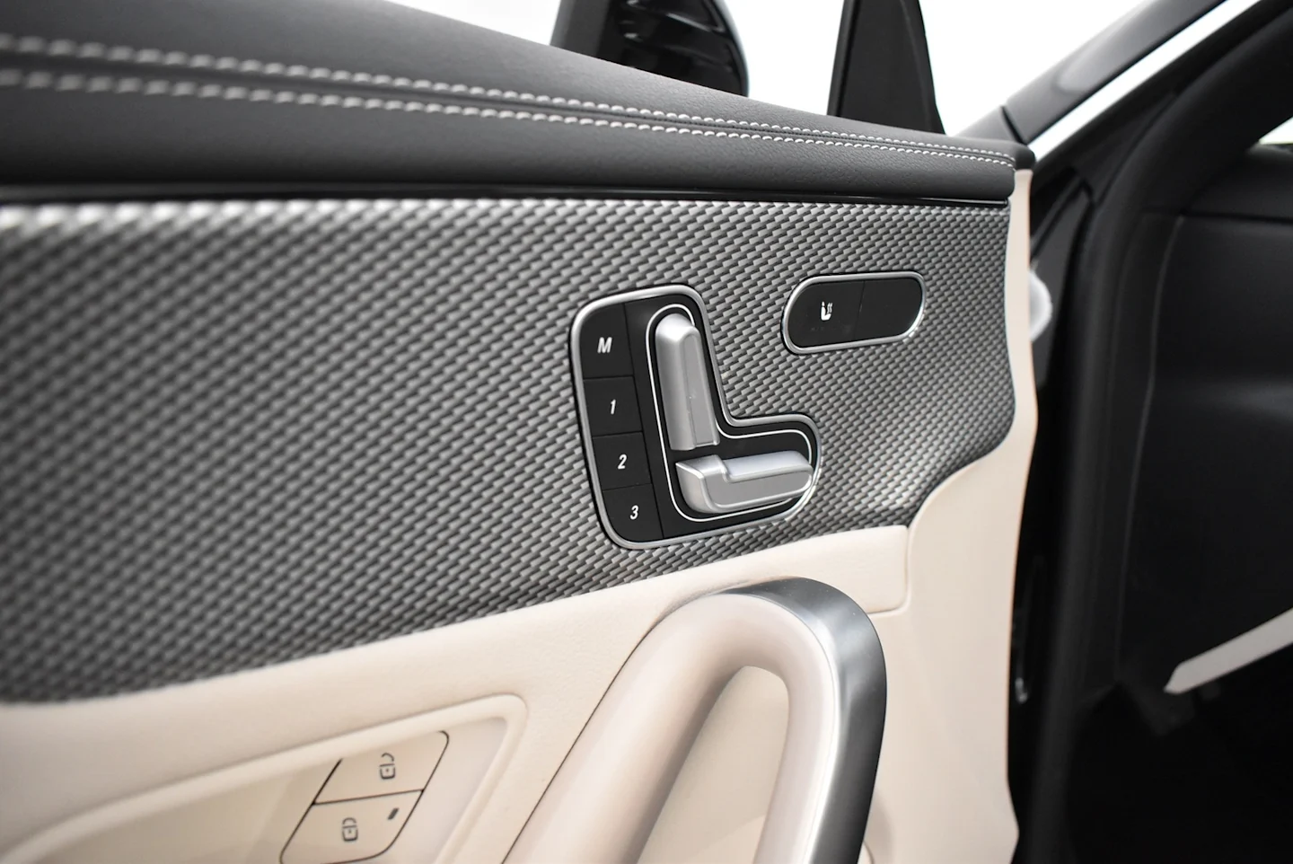 Car Image - KgfFSlIOkkcNvhXb7OA6c