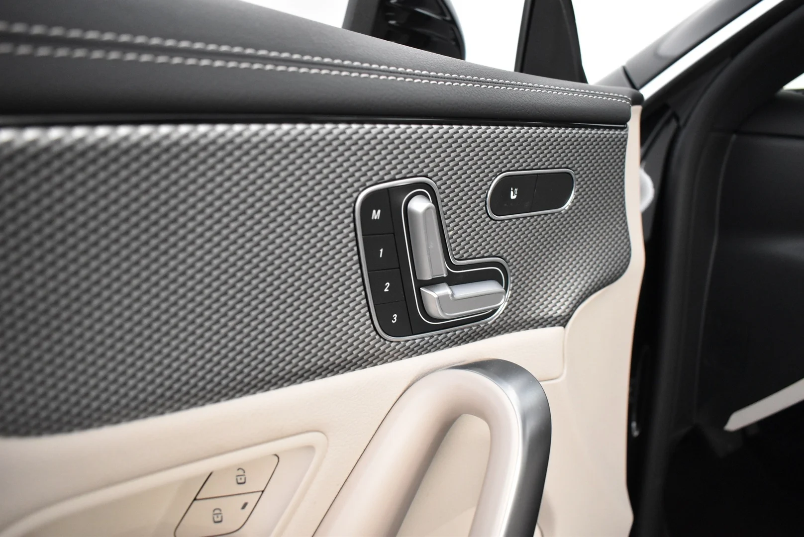 Car Image - KgfFSlIOkkcNvhXb7OA6c