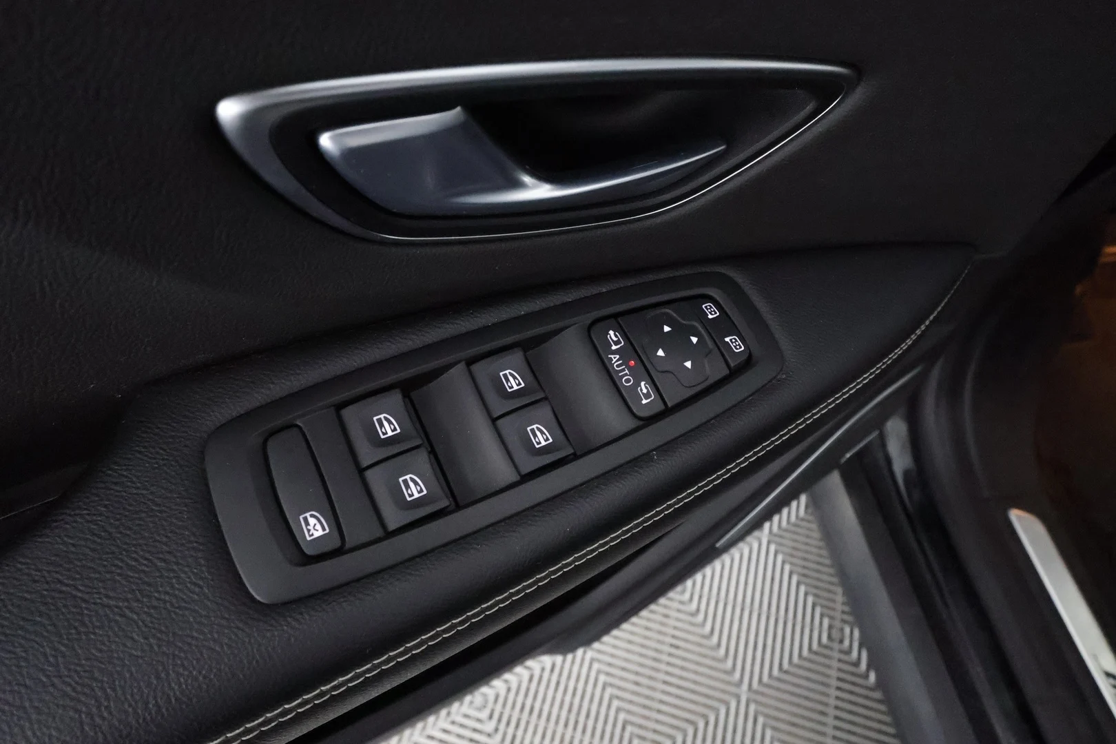 Car Image - 30uzQiHxesofB4h9VhdvkK