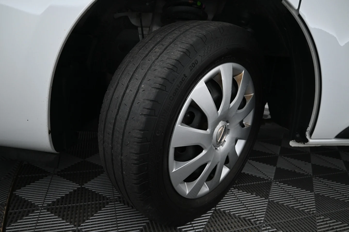 Car Image - 7yhX7HdyG0f0qEbLtIqBFL