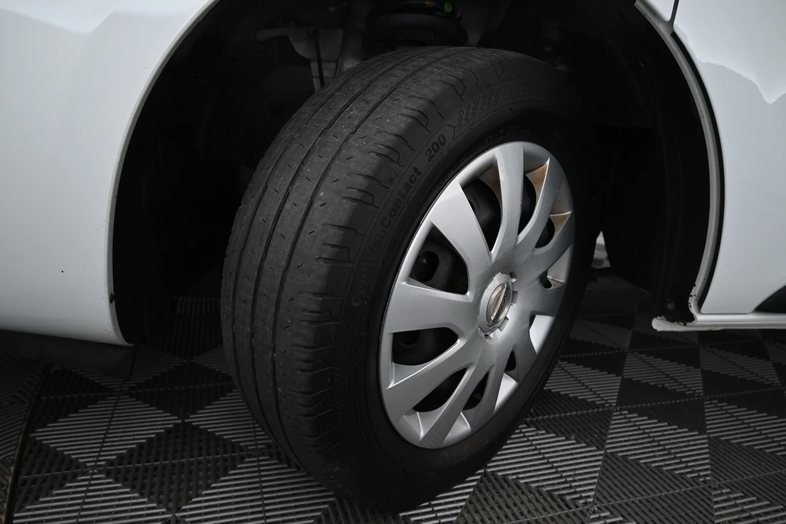 Car Image - 7yhX7HdyG0f0qEbLtIqBFL