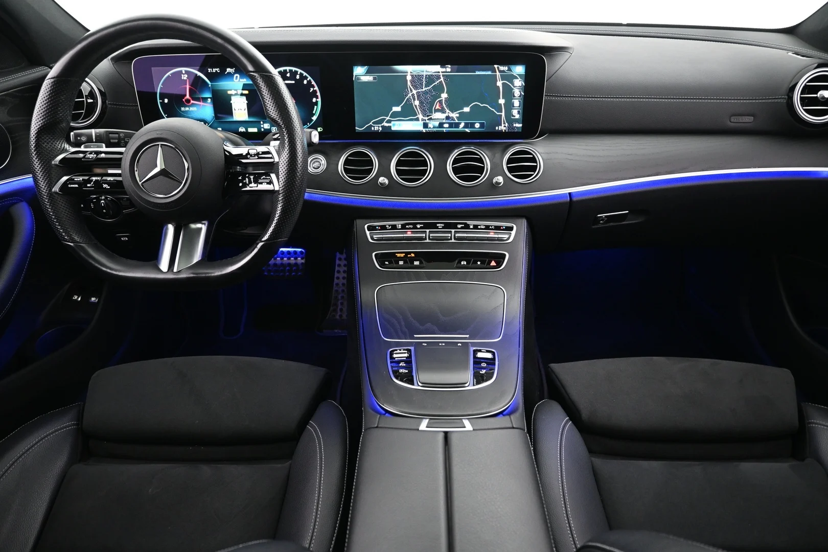 Car Image - WJuxjk9xFdKLqnzcll9p6