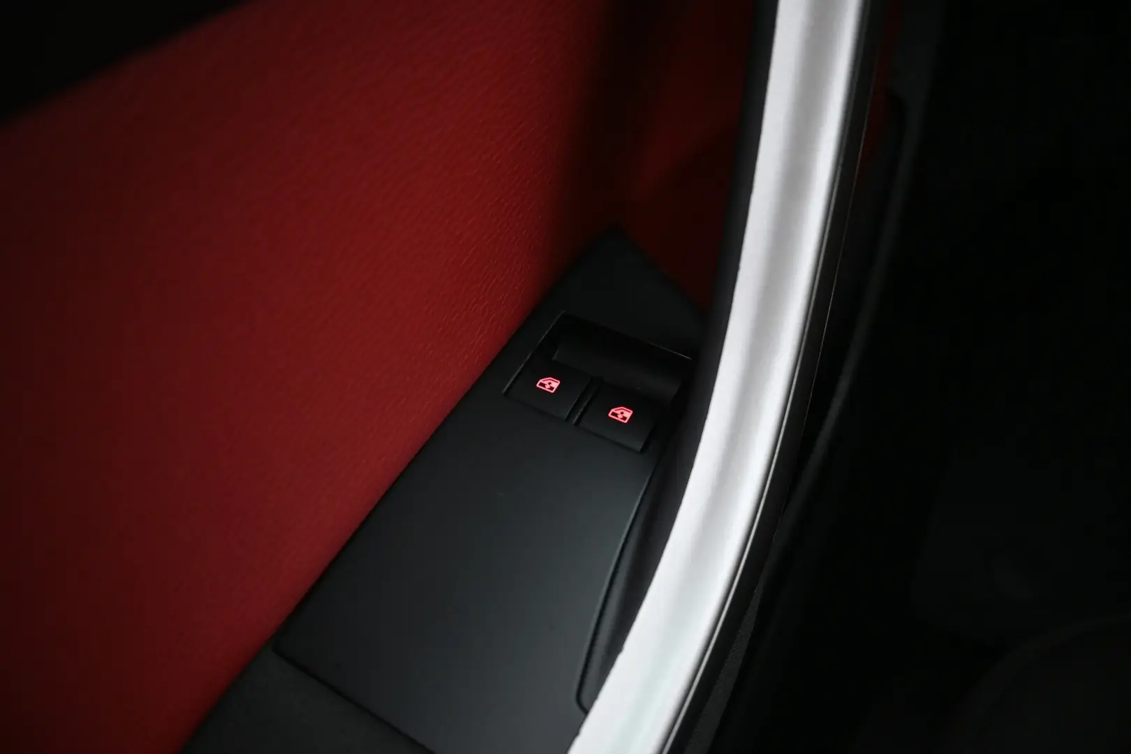 Car Image - 7uFYxQgrBJtc8YTlYIZF09