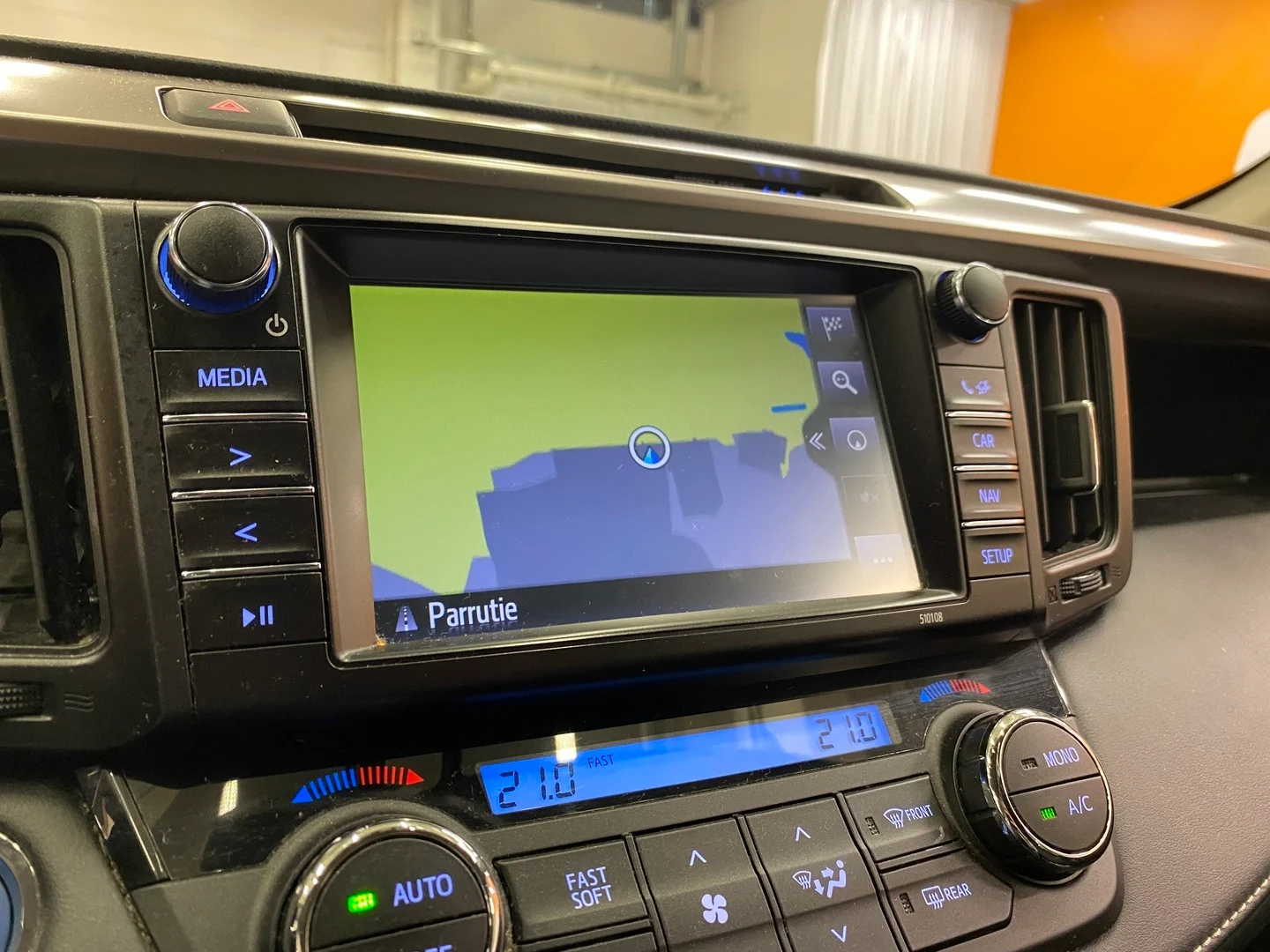 Car Image - 2hlVrqrNMr1F7izr38PekU