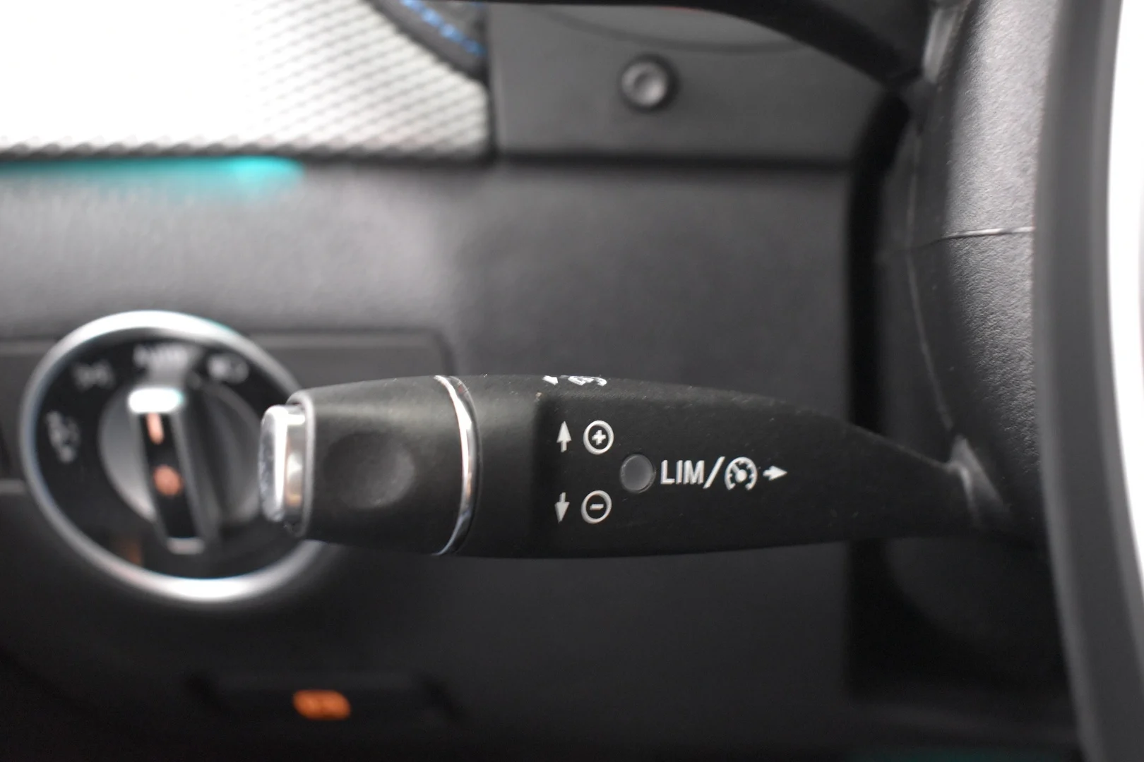 Car Image - BgVg1fZZVvSZD8fuavy1p