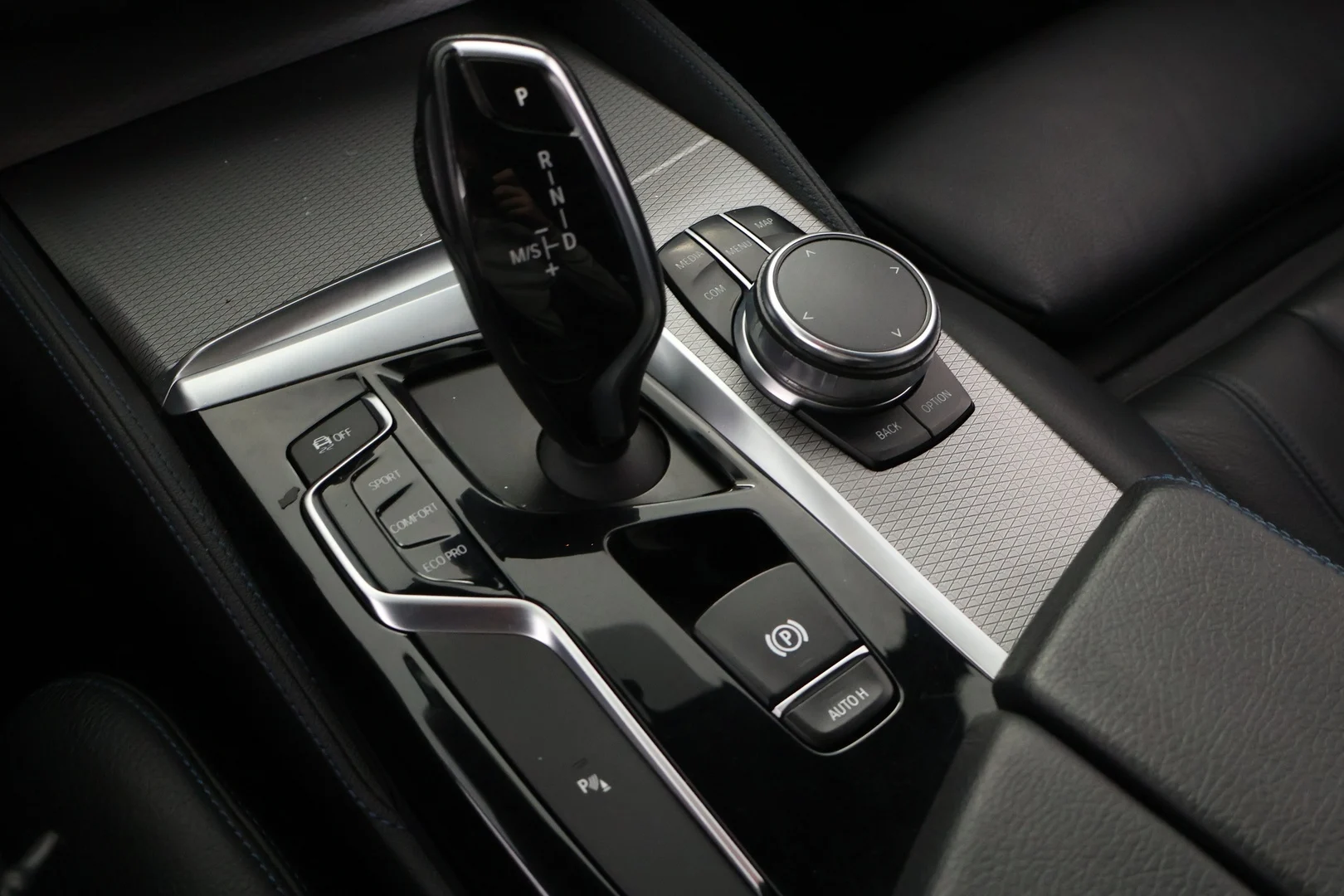 Car Image - 3DmOA0bsZYt5keZviipcvn