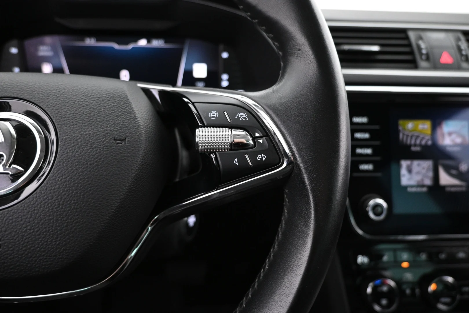 Car Image - 1mRM6aVx5eEYs2MTcgbr3T