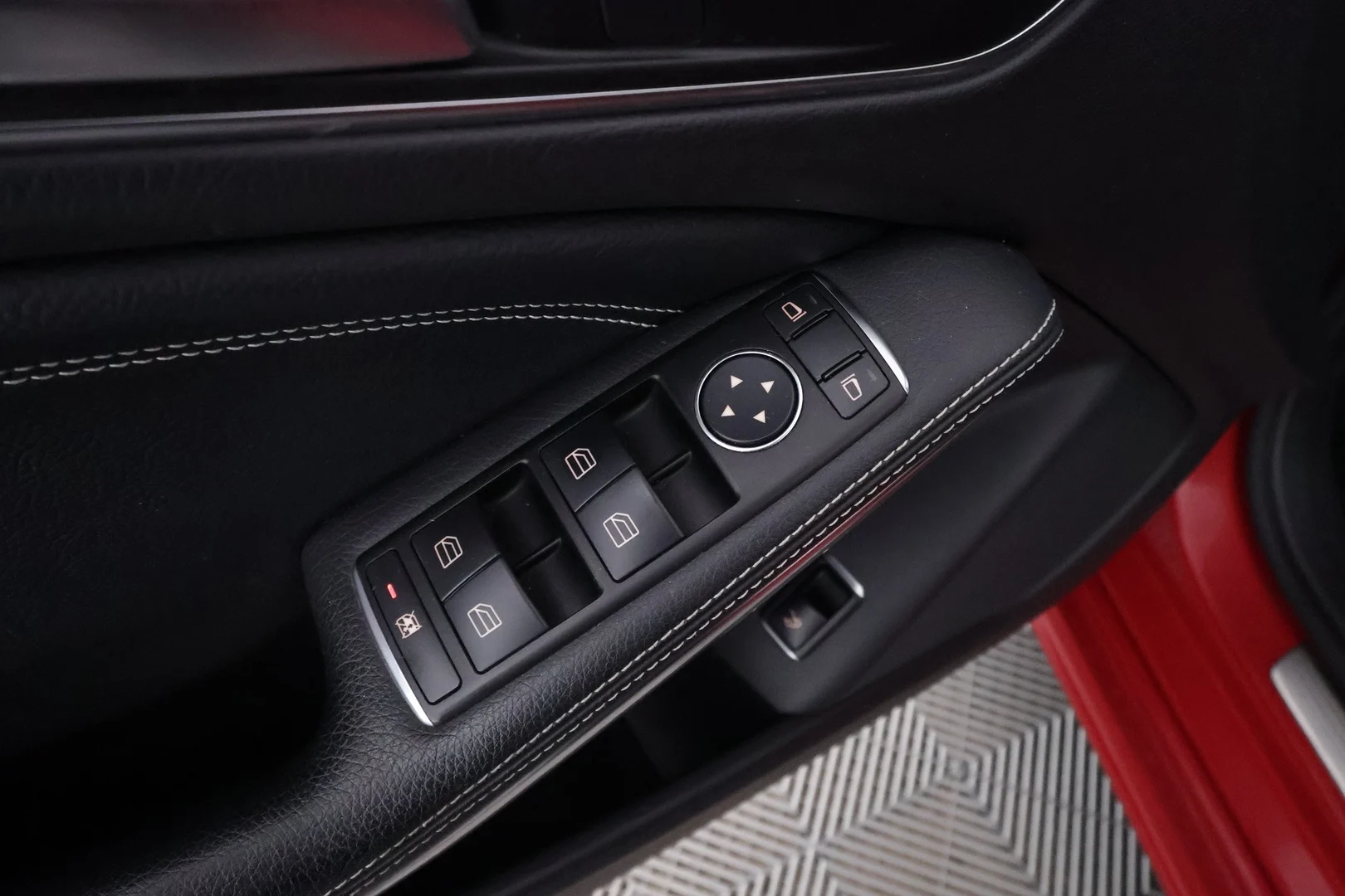 Car Image - 2iEUsmMLsqnWjBJxZsVyXl