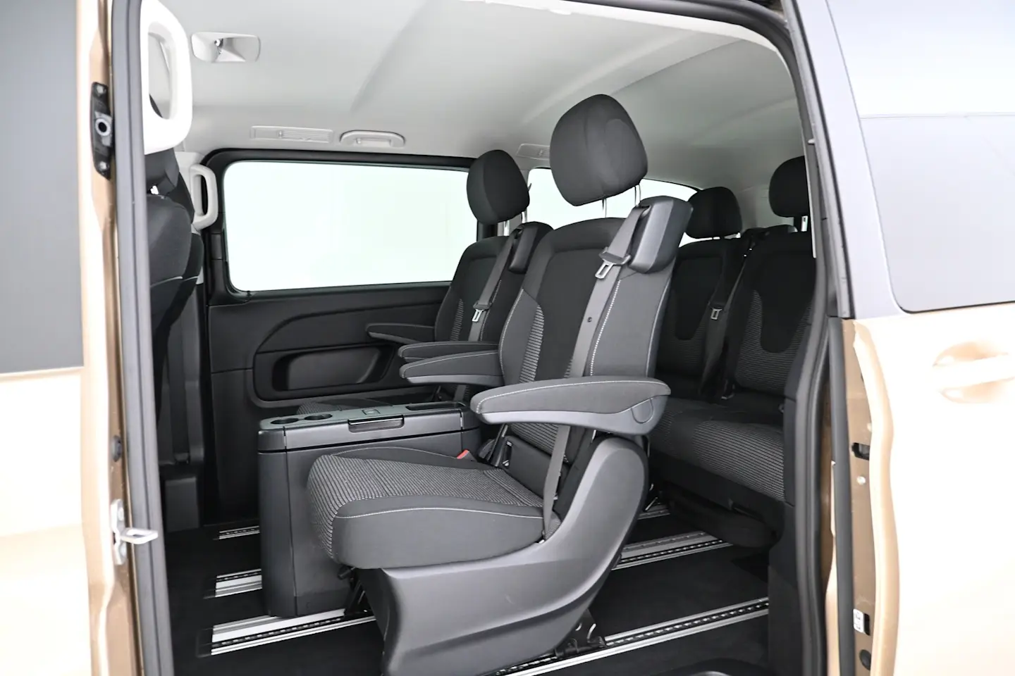 Car Image - 57CjPKAndSaig44DqaBNZO