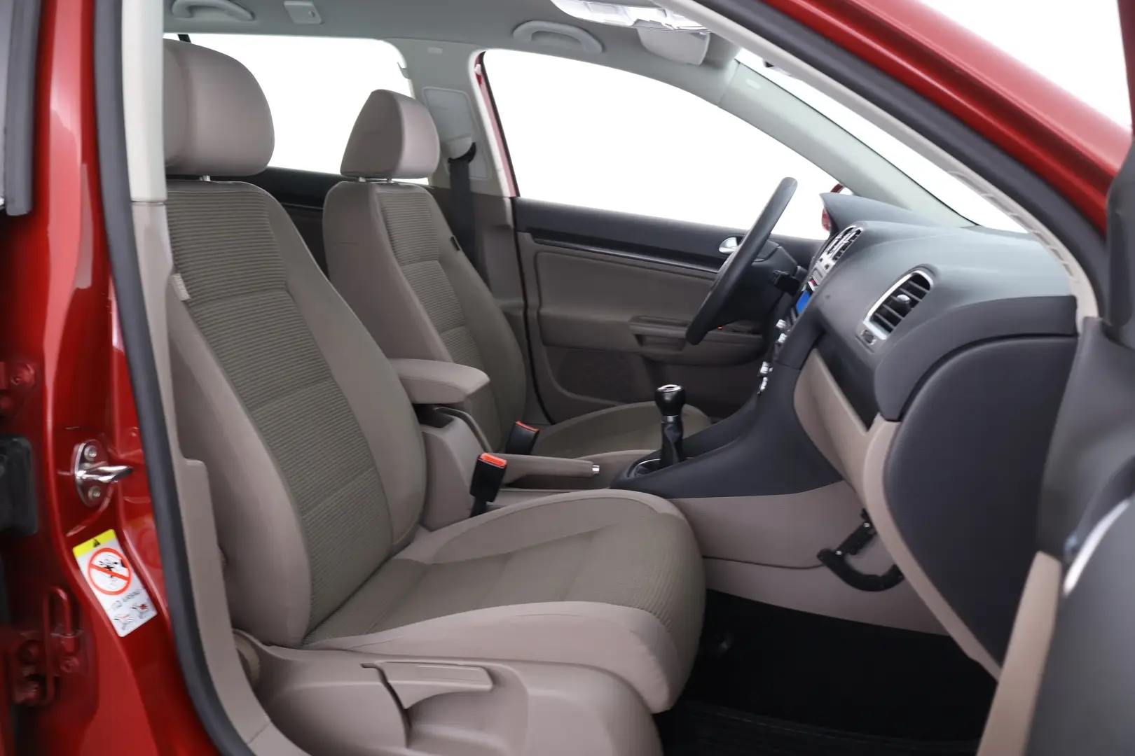 Car Image - 2e7UQiQIBeIVXUiYVc9kN7