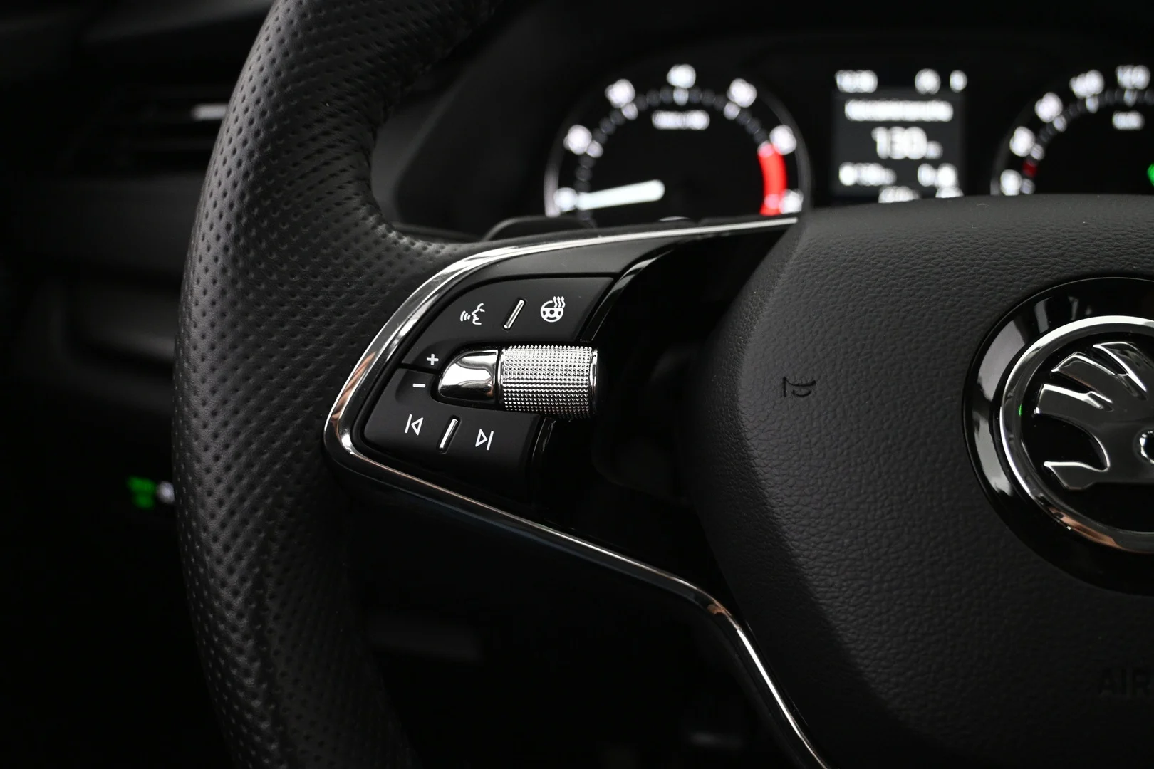 Car Image - 4A81ZQ6RdR49tC1d88cnDQ