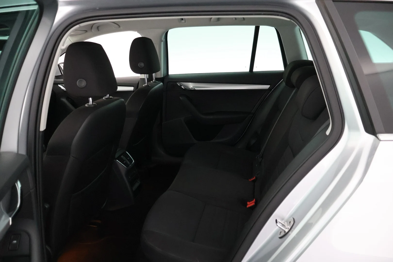 Car Image - 7lvVdkC07KkZ9sUmuseCSF