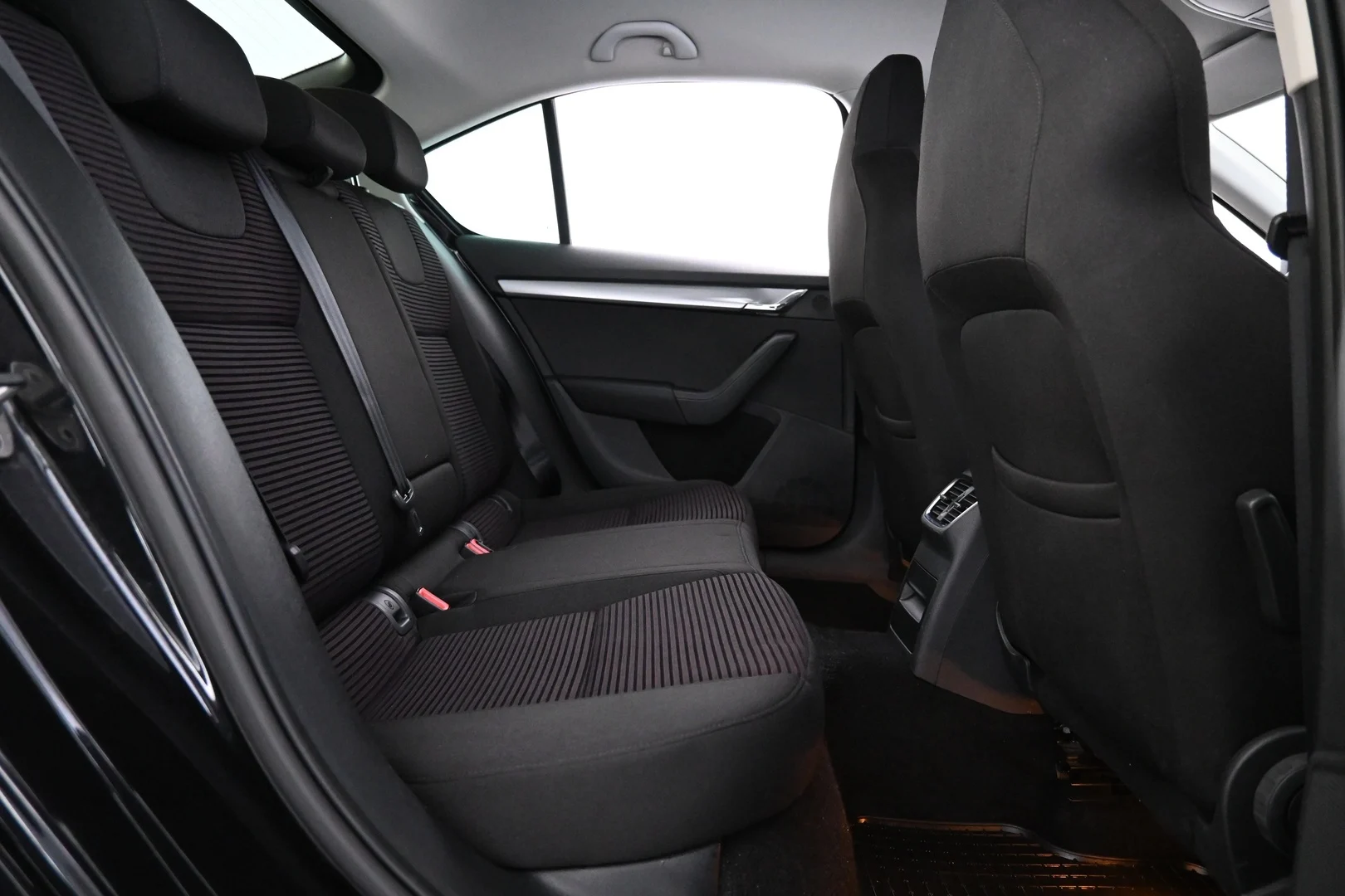 Car Image - 6jtsYMp11MO1omwcLAwjgy
