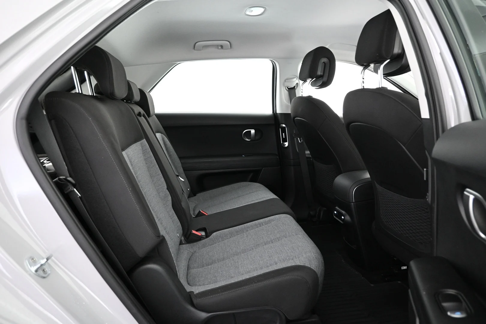 Car Image - 31eEivaXO2BBf3rYcwBxC6