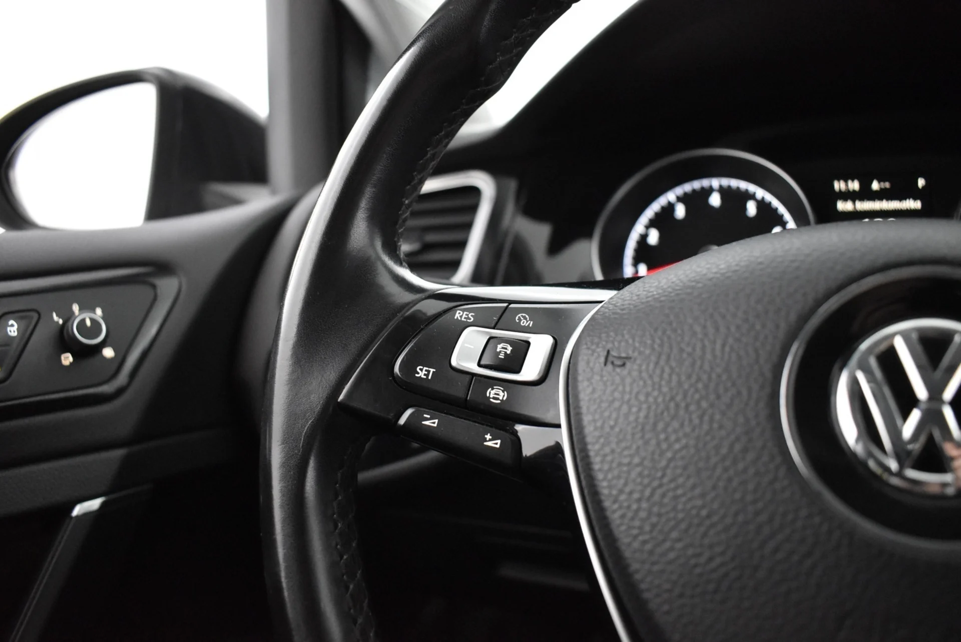 Car Image - 18TAYKnXOvJO1qQbDW2pRl