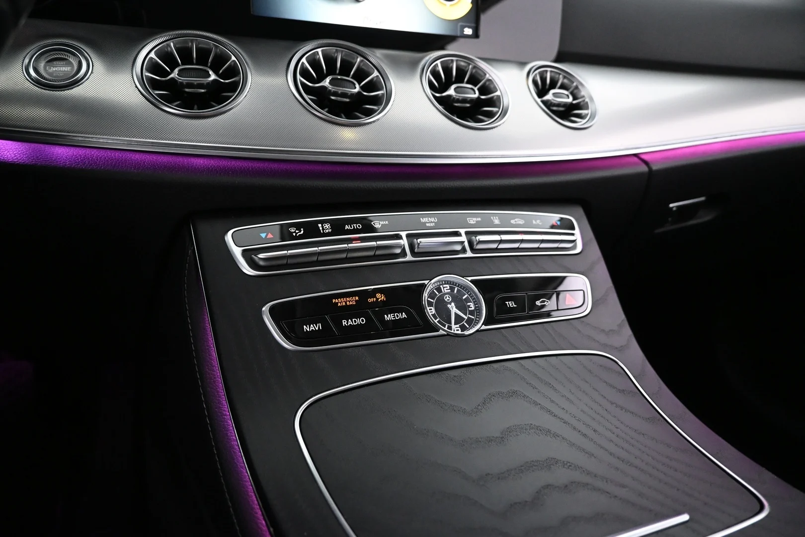 Car Image - 2Cmg8no2U93dJvf6Gm6kNe