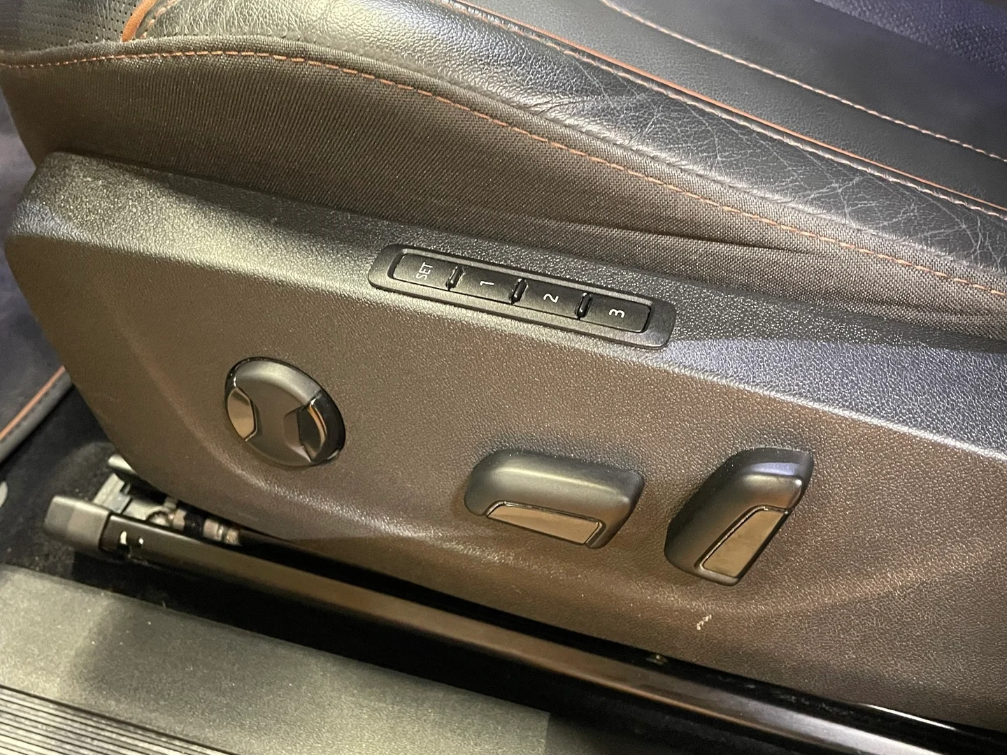 Car Image - 1SBztb8crpckwVabb4G1LU