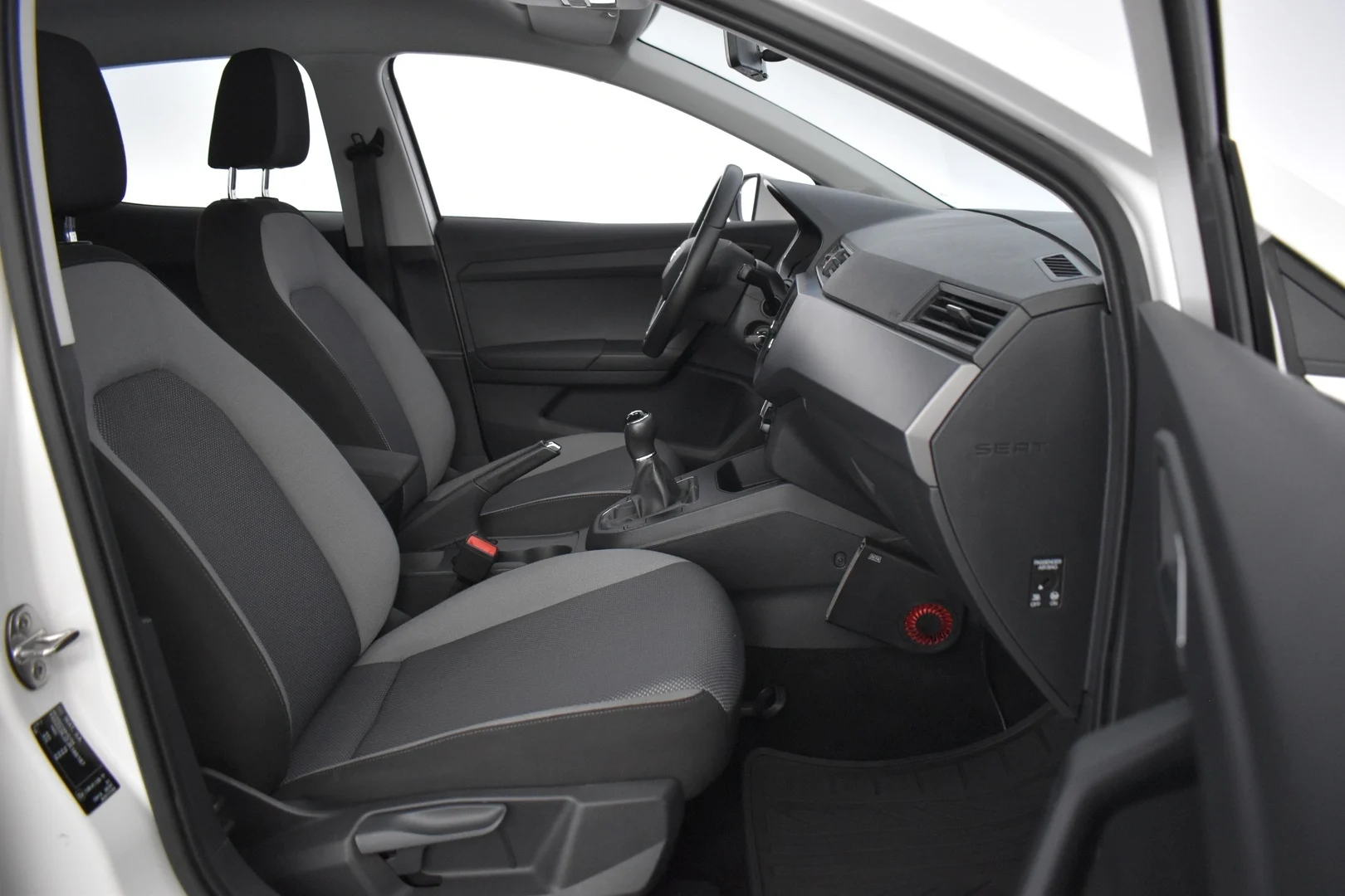 Car Image - 6YuSDh4Ox7Merqu4Ur8B9Z