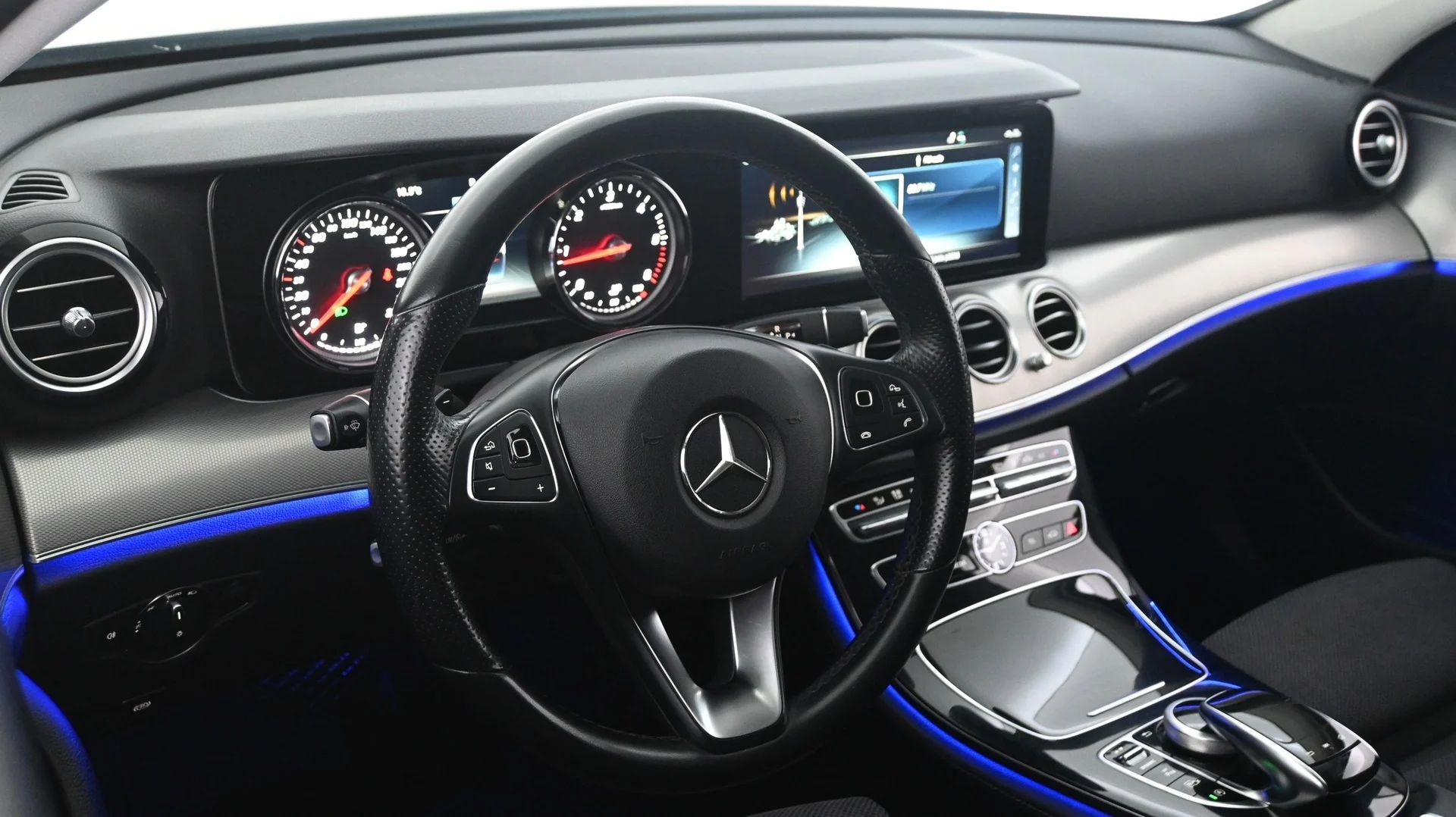 Car Image - 6GfLCQfWYUHYpFlAN0ofIR