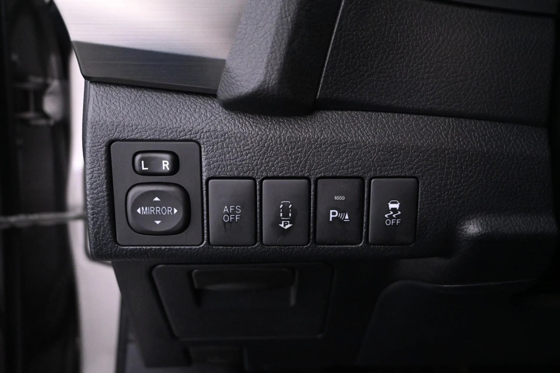 Car Image - Plq1VAdoTmQF0NQ8HYAeH