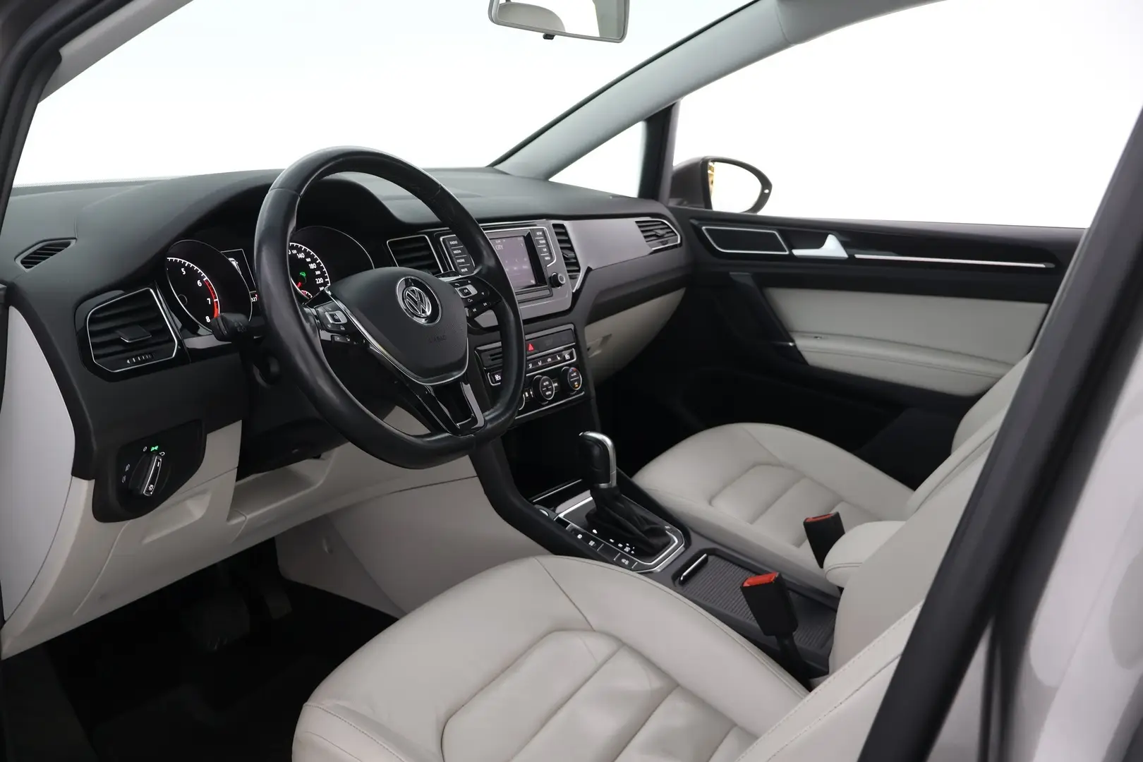 Car Image - 3pollbI9ZF05BTrbwKdpaO