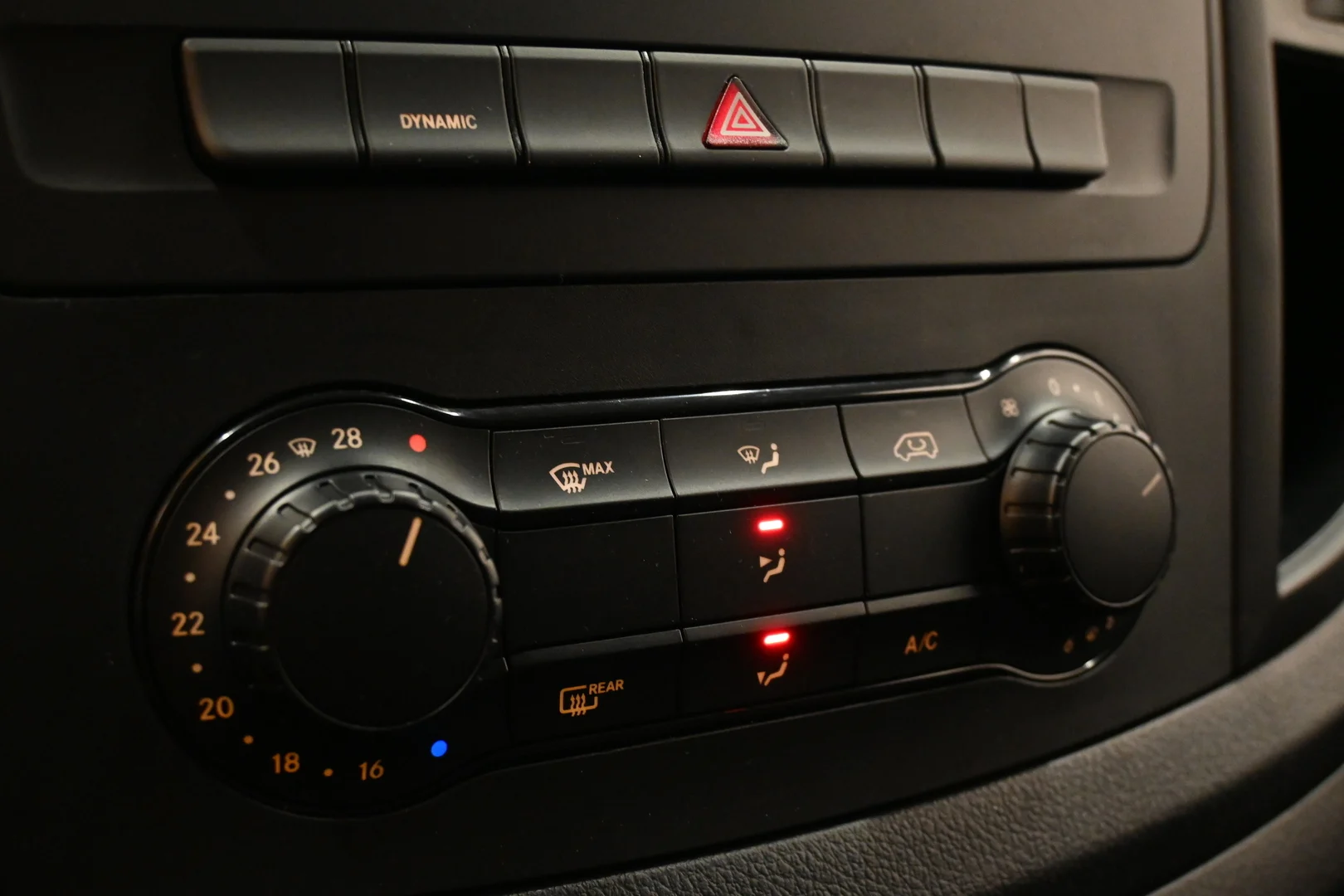 Car Image - 2Q3iFEZdAEeEGjfIf0L535