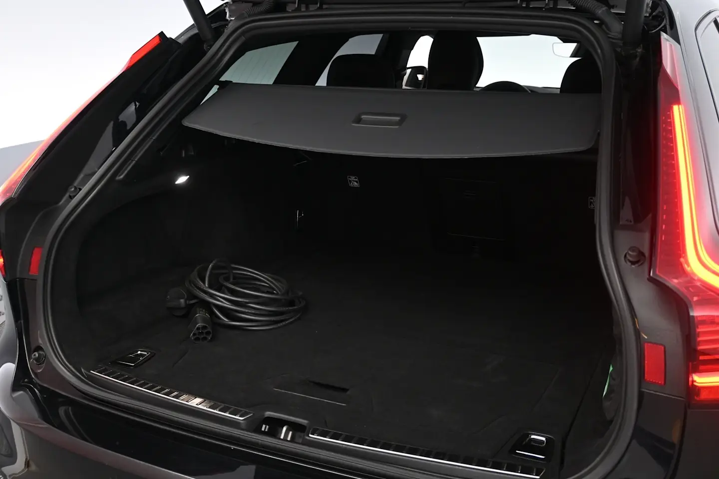 Car Image - JiYb3yCHr5FIHBkRVSms8