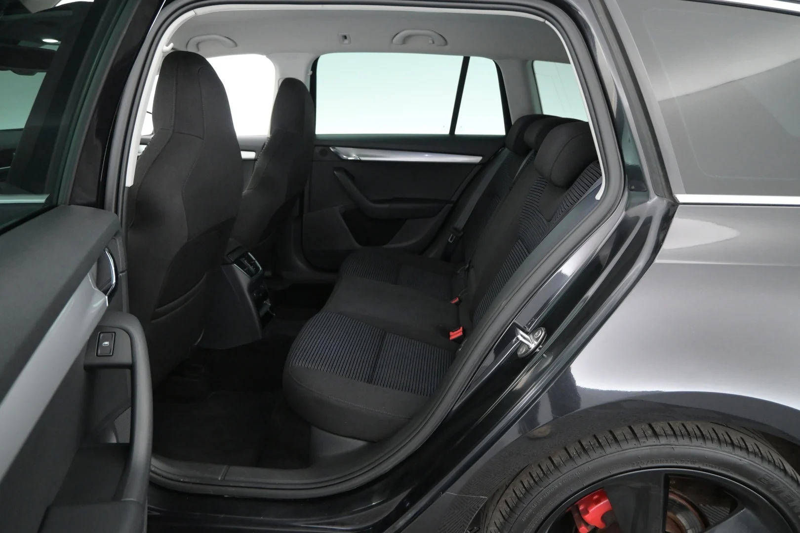 Car Image - 2dV22RypYjQECeqxJRTFk1