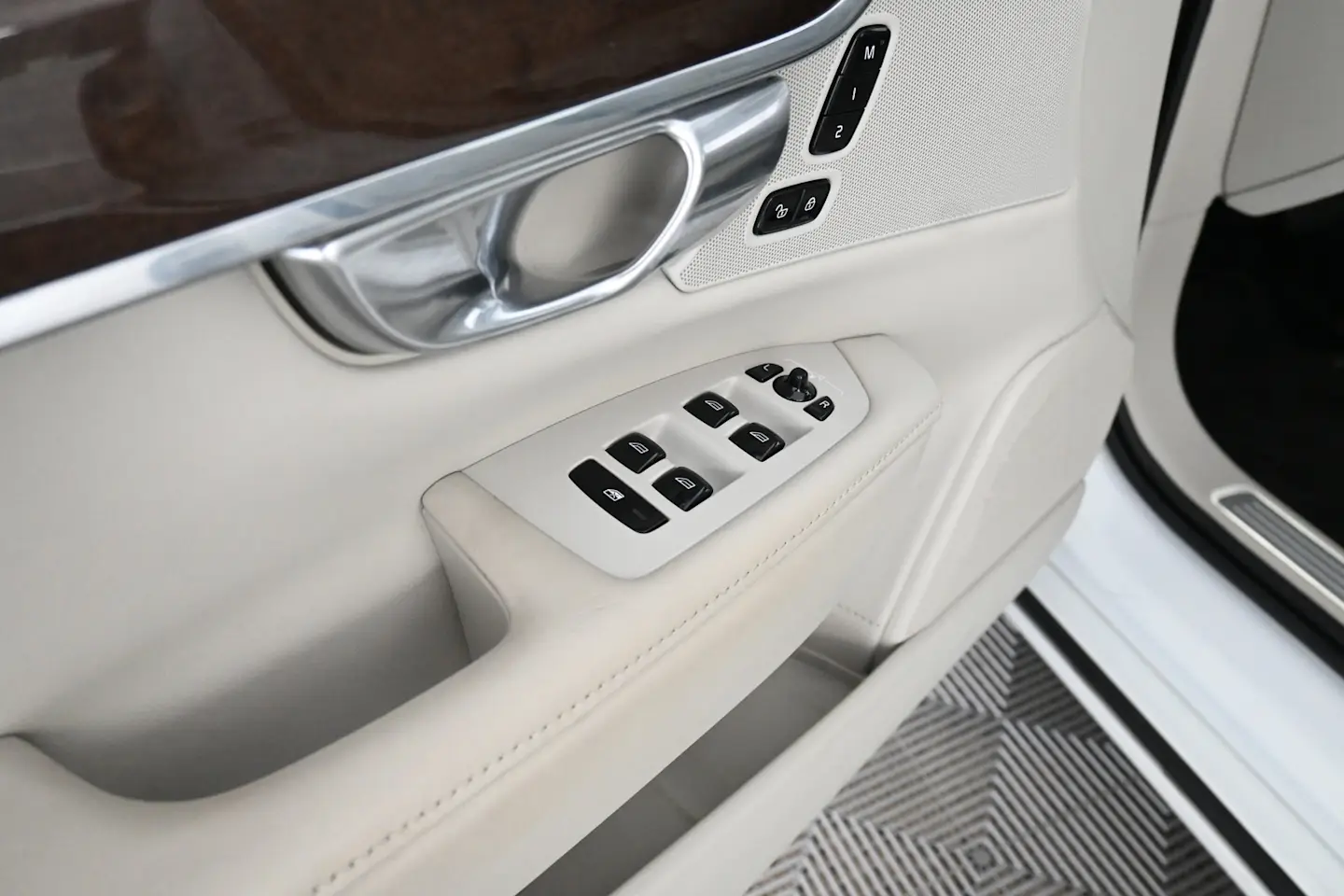 Car Image - 7q259ihz14H1UPdQYlR67M