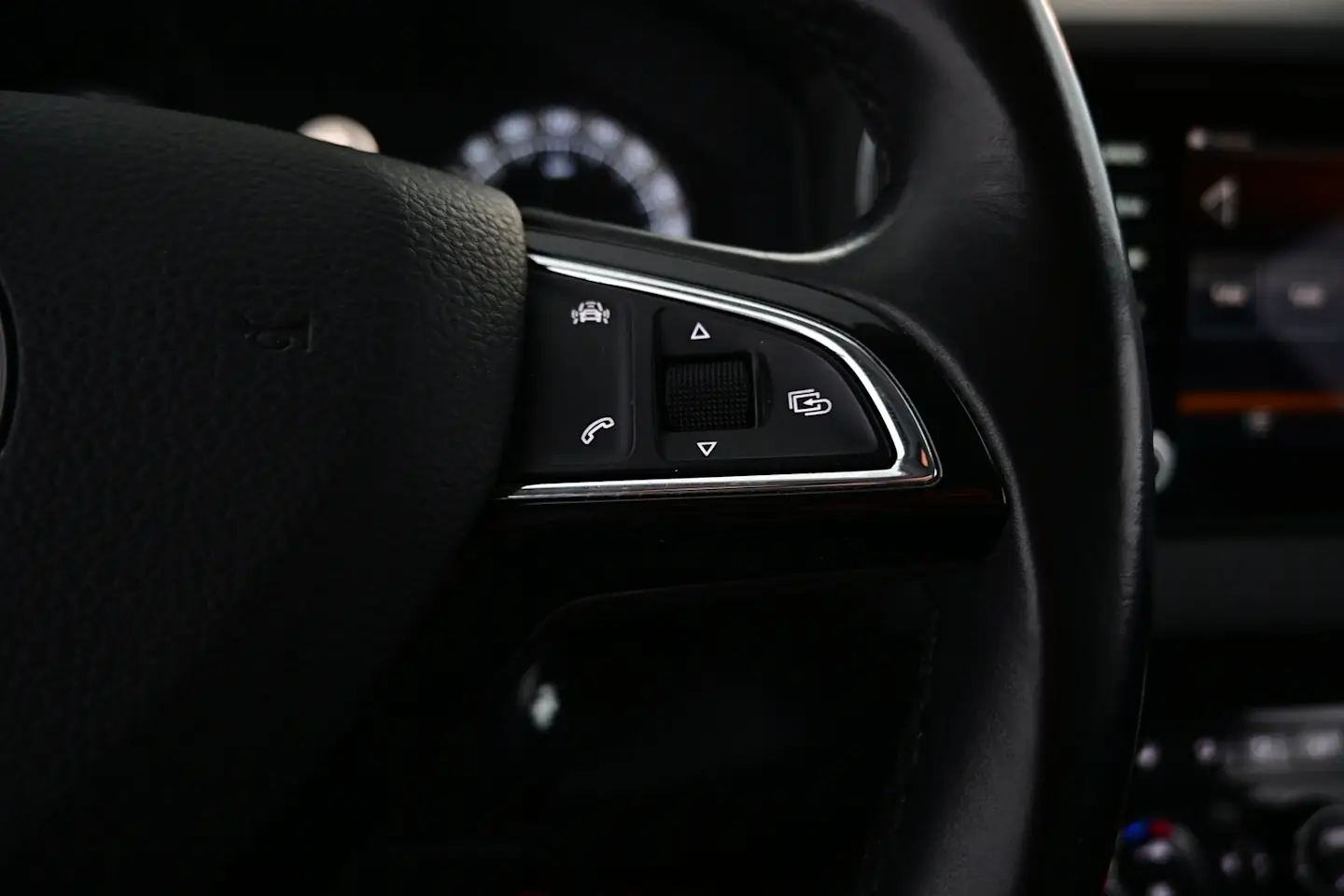 Car Image - 1cvLyFUGNoJ42Rsc3Z0OyB