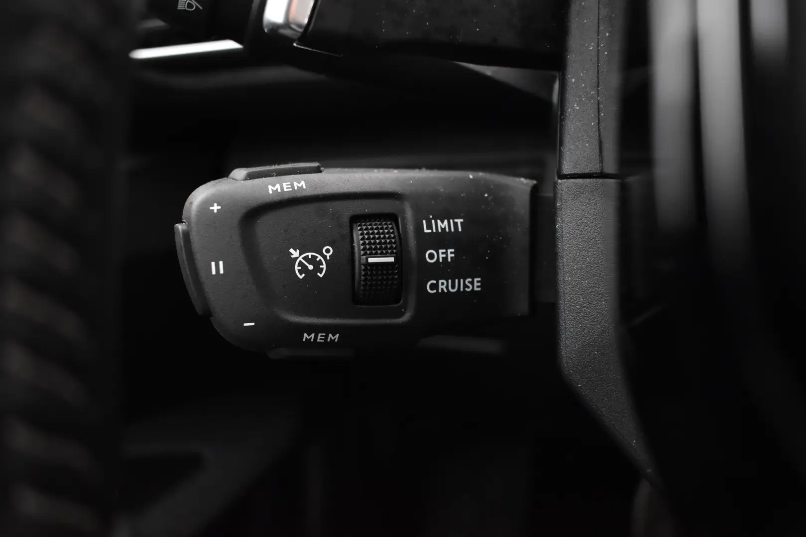 Car Image - 15rTdVIUWDPN3qFciWtYXb