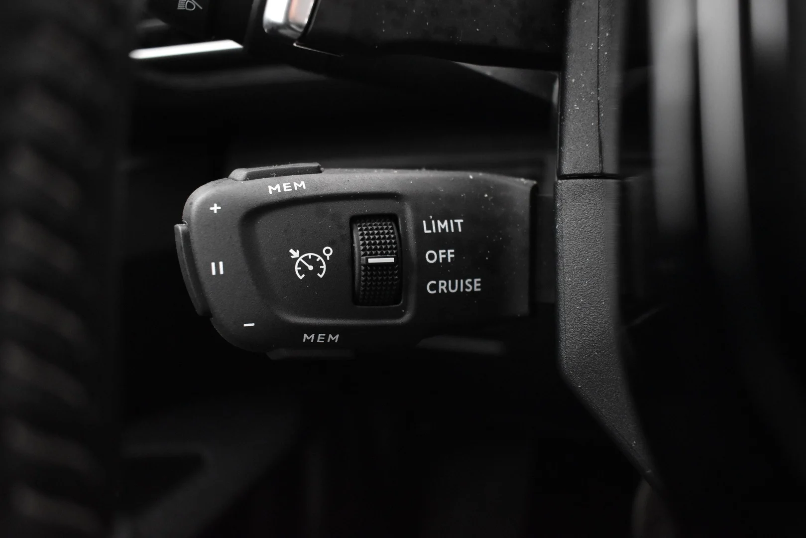 Car Image - 15rTdVIUWDPN3qFciWtYXb