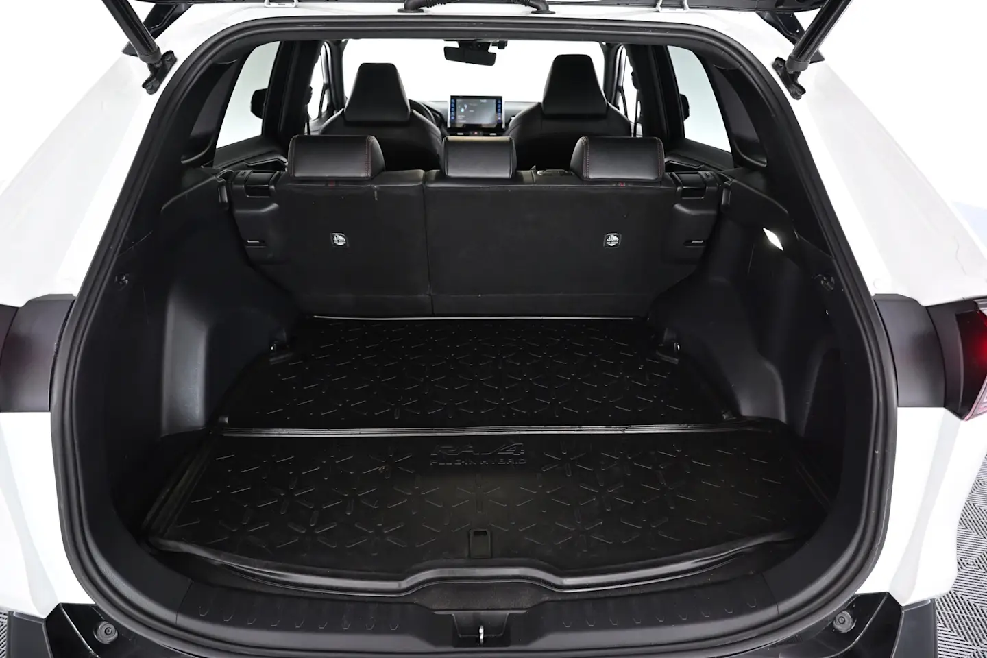 Car Image - 74kKTFLtHRIhUYNc0r9iyT