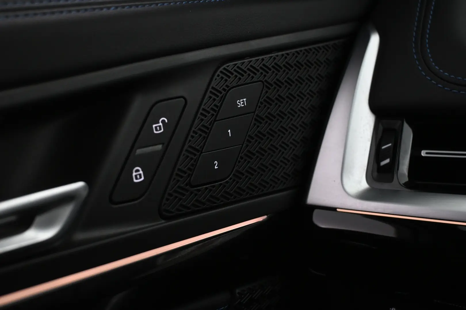 Car Image - 8UoyETj0ghXrX5uJyuiPC