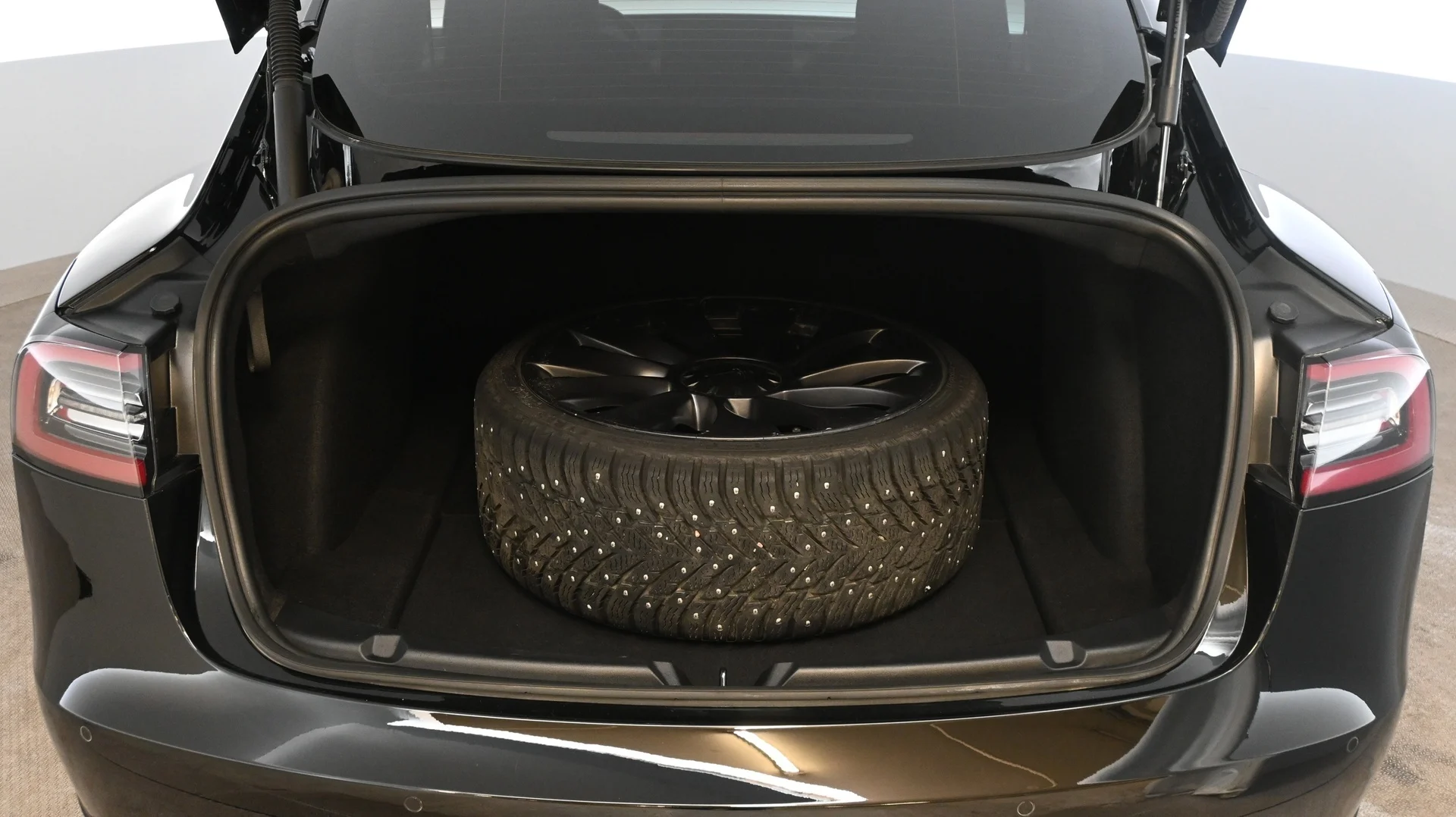 Car Image - bOziGw7ZeOhS8h8B1x1Bv